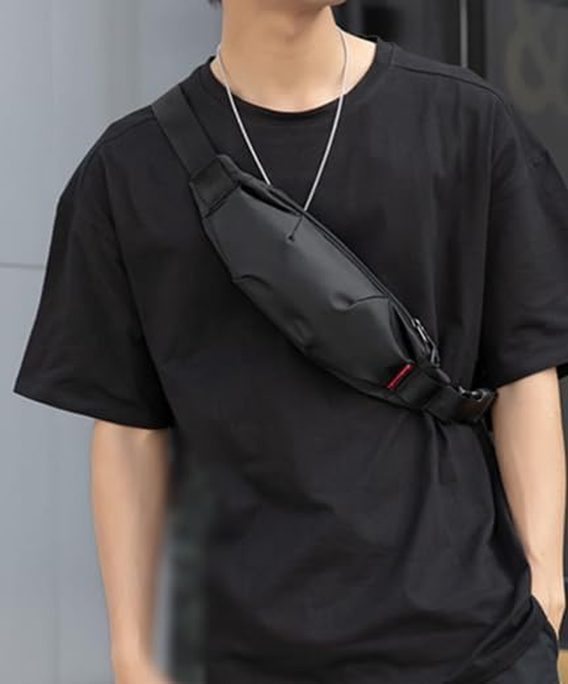 Crossbody Fanny Pack for Men Women, Crossbody Purse Belt Waist Pack with Zipper Pockets Casual Phone Shoulder Bag Pouch for Sports Hiking Travel Walking Running (Black, 36 * 12 * 4Cm) image number 2