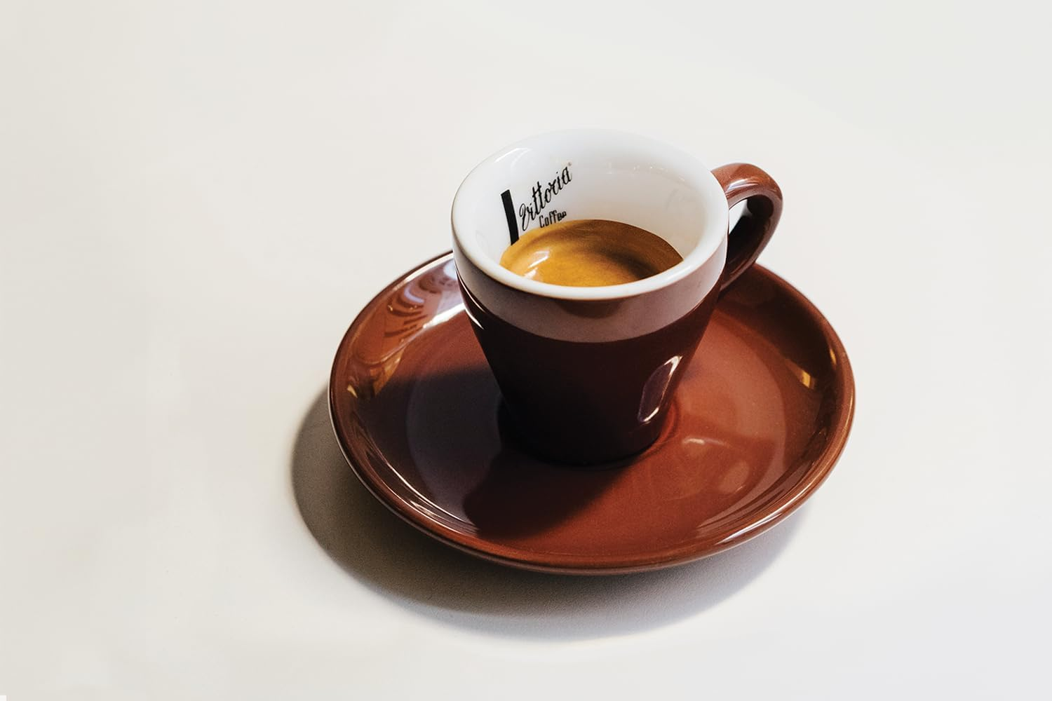 Vittoria Coffee Espresso 100% Arabica Supreme Specialty Coffee Beans. Medium Roast Profile with Tasting Notes of Honey, Strawberry and Chocolate. - 500G