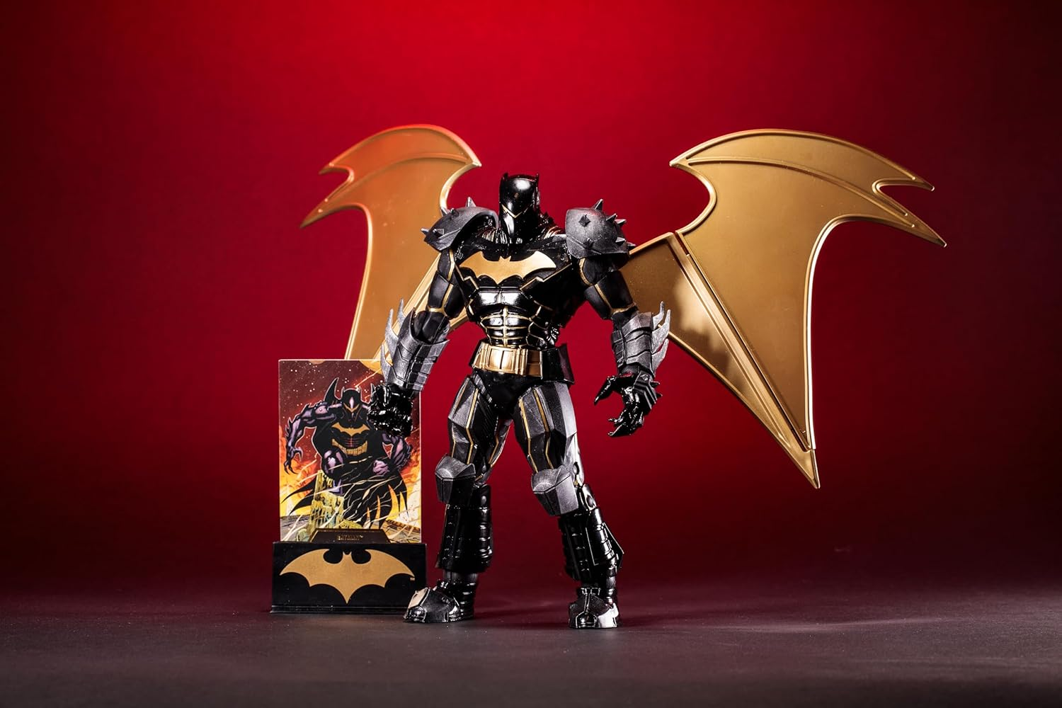 Dc Multiverse 7In - Batman (Hellbat)(Knightmare)(Gold Label) image number 2