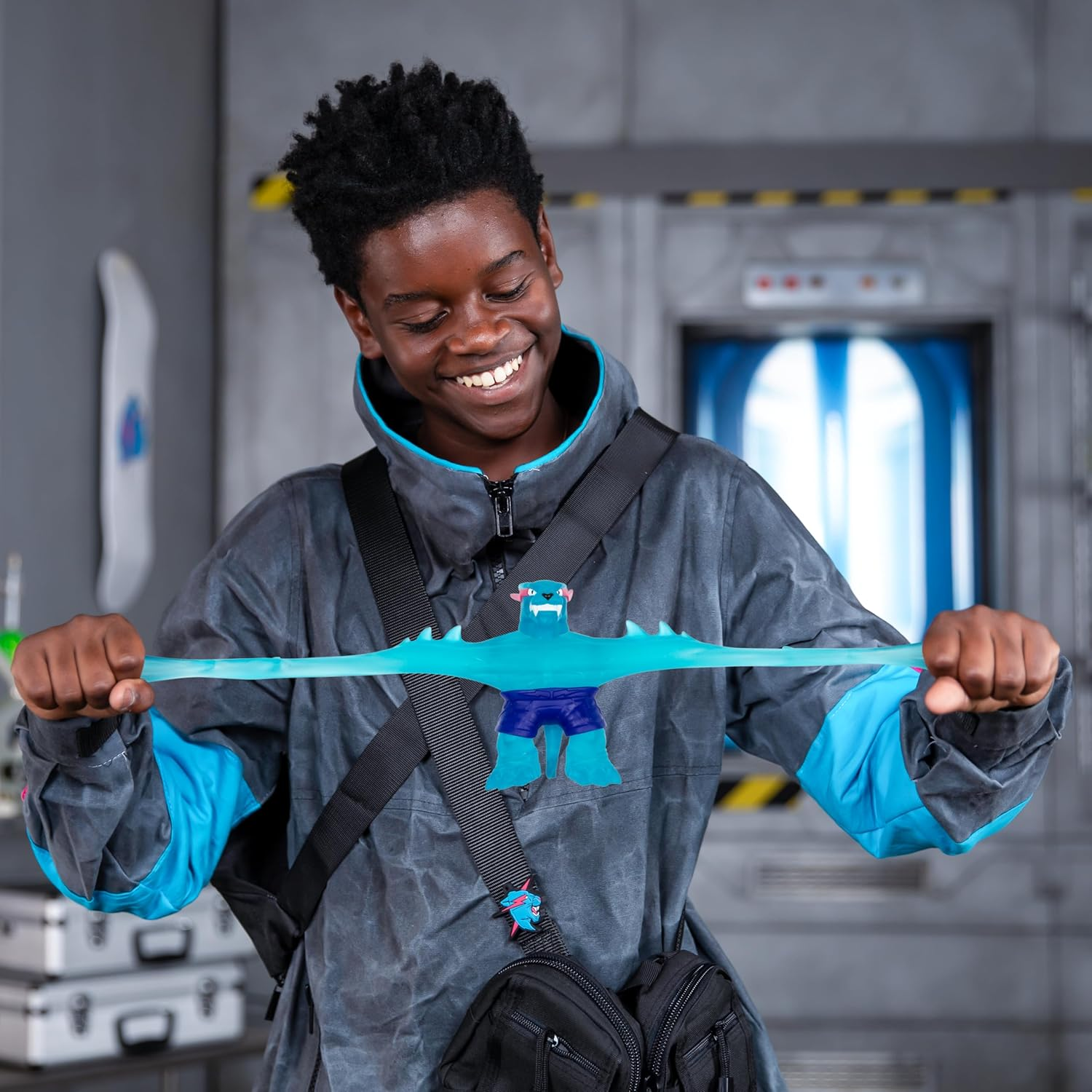 Mrbeast Lab Heroes of Goo JIT Zu Goo Iconic Panther, Squeeze, Squish and Stretch Mrbeast'S Panther up to 3 Times Its Size, Collect All 3 image number 4