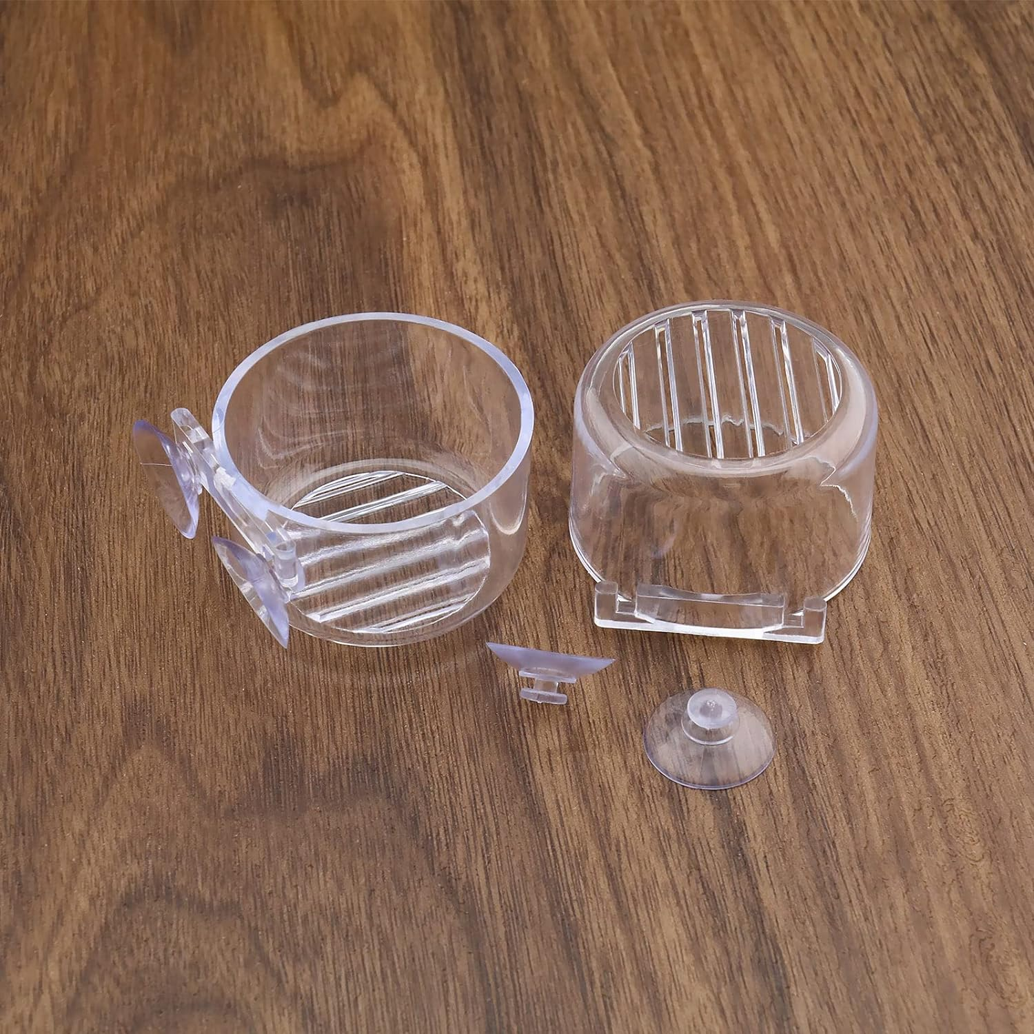 Ecsing 4PCS Red Worm Feeder with Sucker Fish Tank Plant Shrimp Acrylic Feeding Bowl Bloodworm Water Food Dish Transparent Feeding Cup for Fish Shrimp Fish Tank image number 5