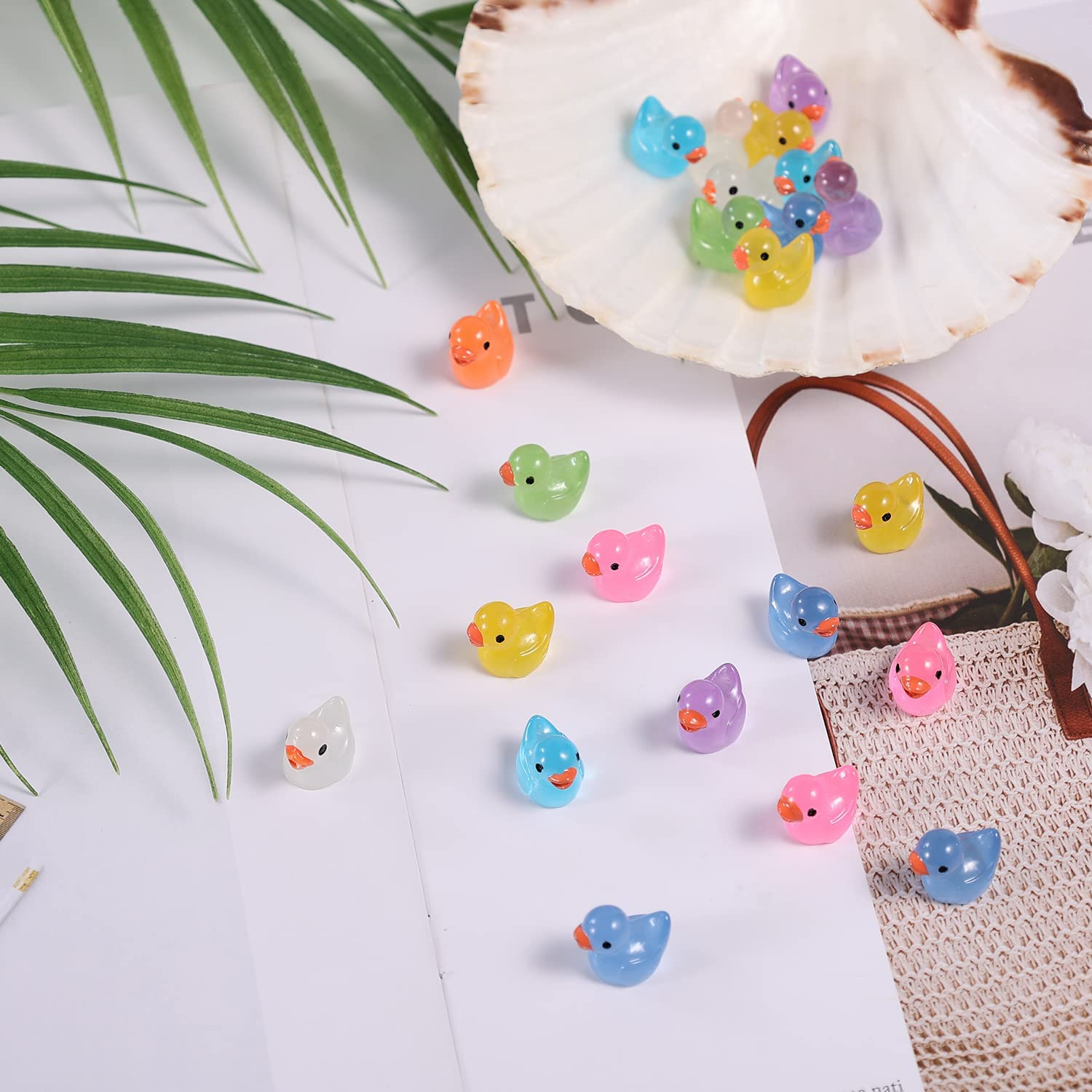 LUTER 100Pcs Mini Luminous Resin Ducks, Tiny Ducks Miniature Figures for Aquarium Garden Landscape Dollhouse Ornament Potted Decorations DIY (Multicolored) image number 3