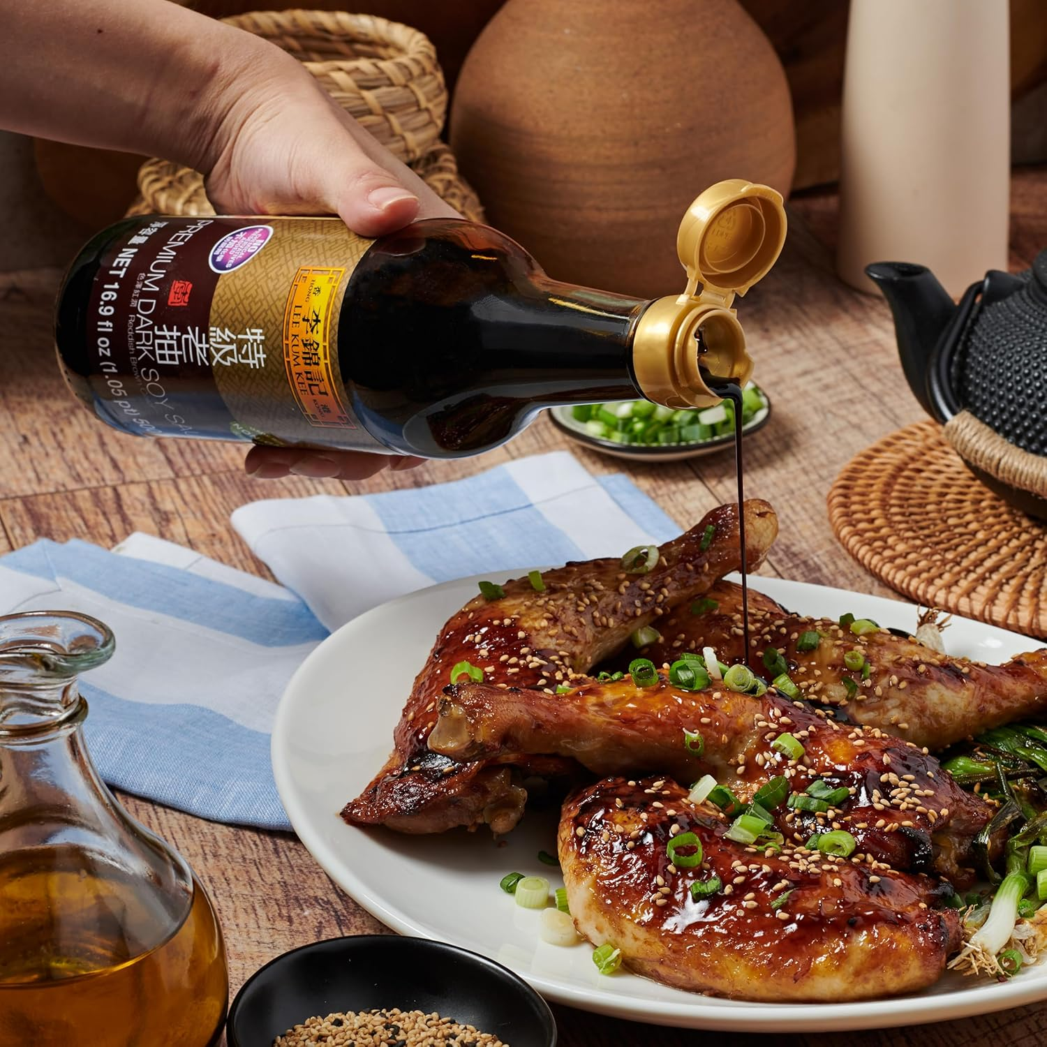 Lee Kum Kee Premium Dark Soy Sauce, 500 Ml image number 2