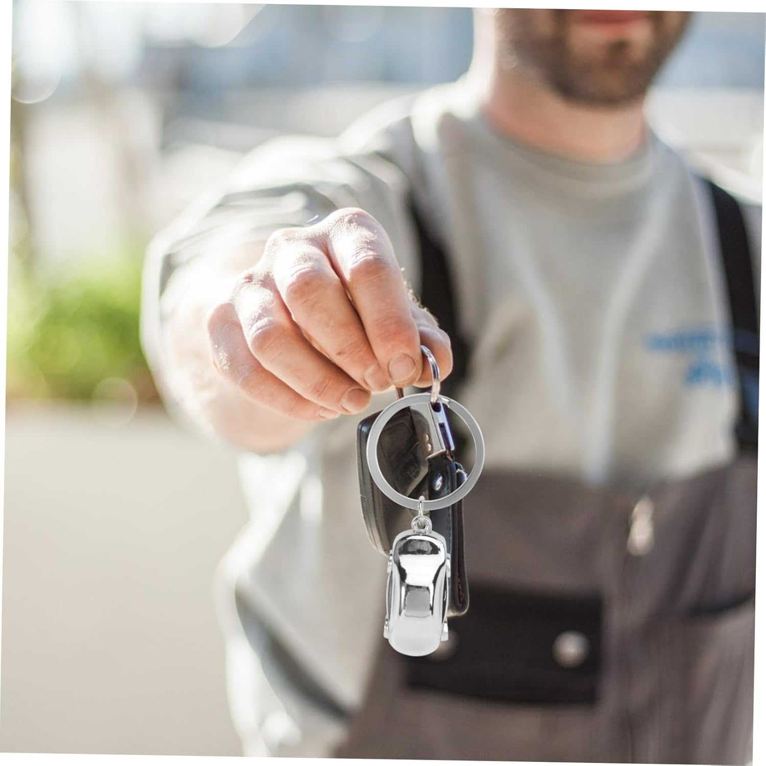 Car Shaped Metal Keychain Keyring Silver, Creative Automotive Keyring for Men and Women, Sturdy Car Key Chain Accessory for Vehicle Interior Use image number 1
