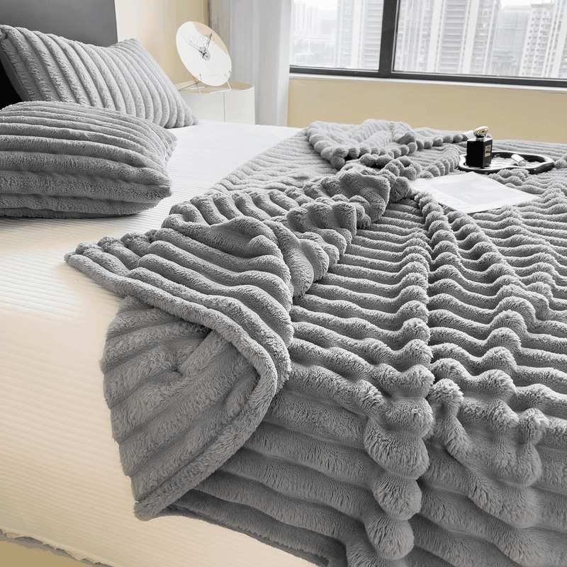 Flannel Blanket Super Soft Cozy Throw Blanket，Warm Lightweight Plush Fuzzy Cozy Soft Blankets and Throws for Sofa, Chair, Couch, Camping, Travel(Grey 200X230Cm) - Cream 150X200Cm image number 6