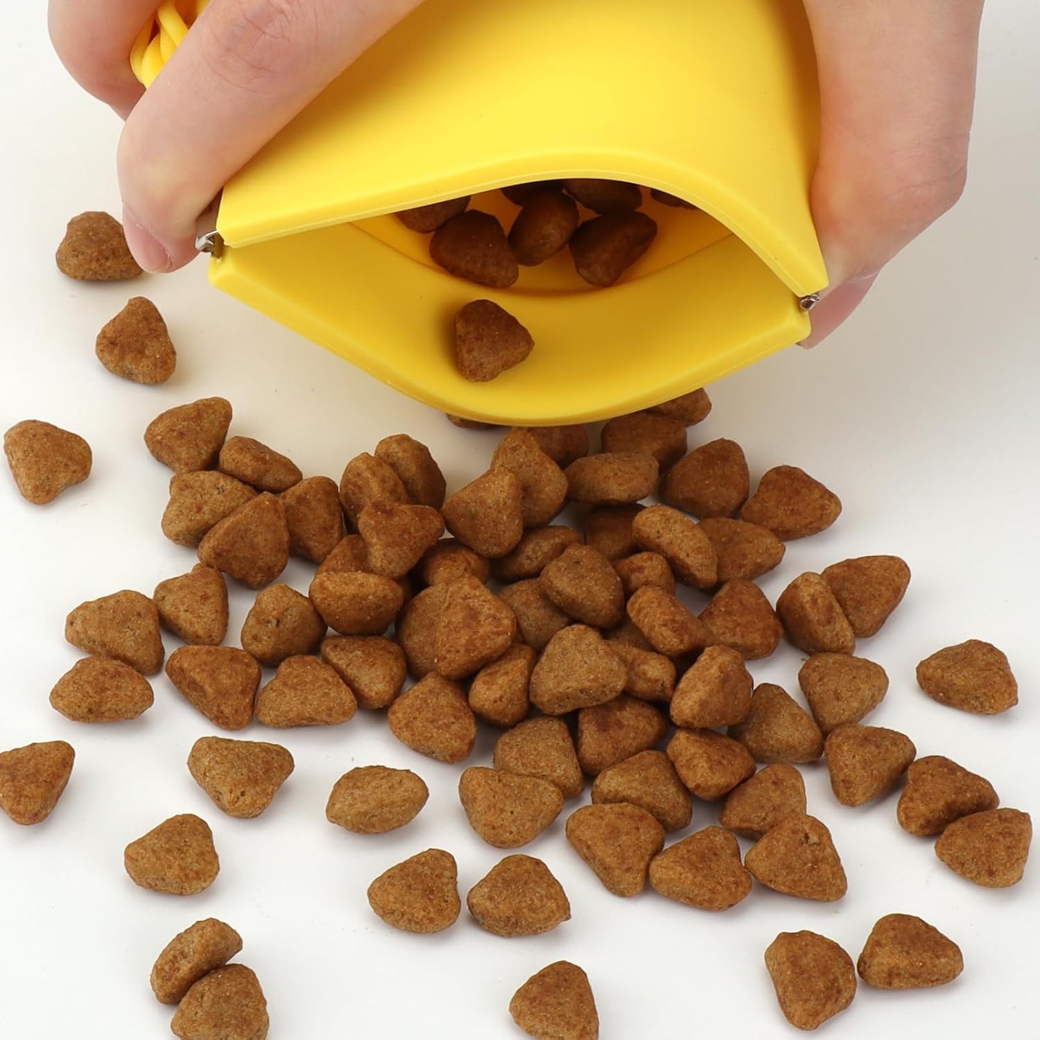 WALLFID Silicone Dog Treat Pouch Small Bag,Auto Closure,With Pet Training Clicker,Walking Bag for Dog and Cat,Pocket Size,Easy to Clean,Odorless (Yellow)&hellip; - Yellow image number 3