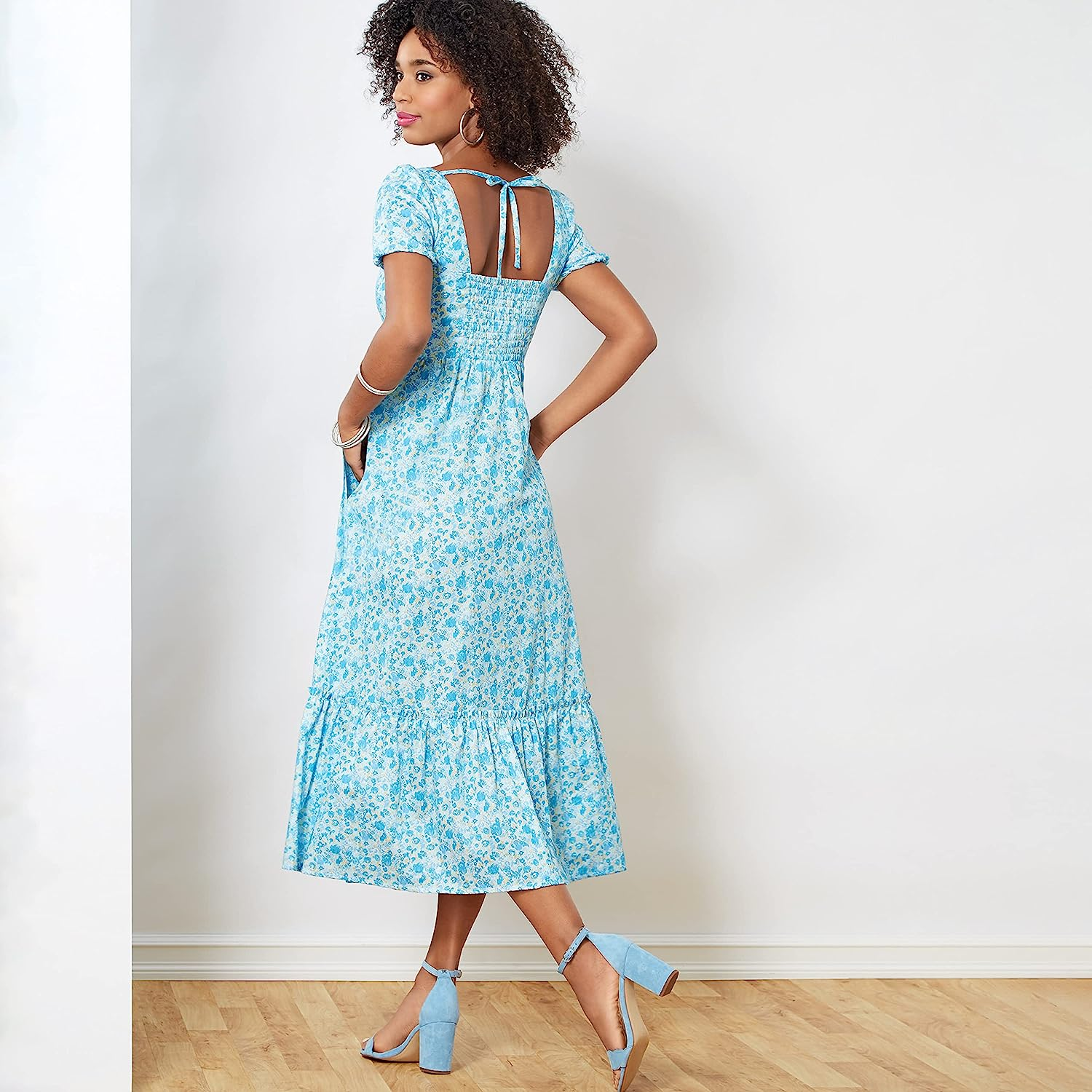 Newlook UN6692A Misses' Sewing Pattern Dresses, Size 6-8-10-12-14-16-18 image number 1