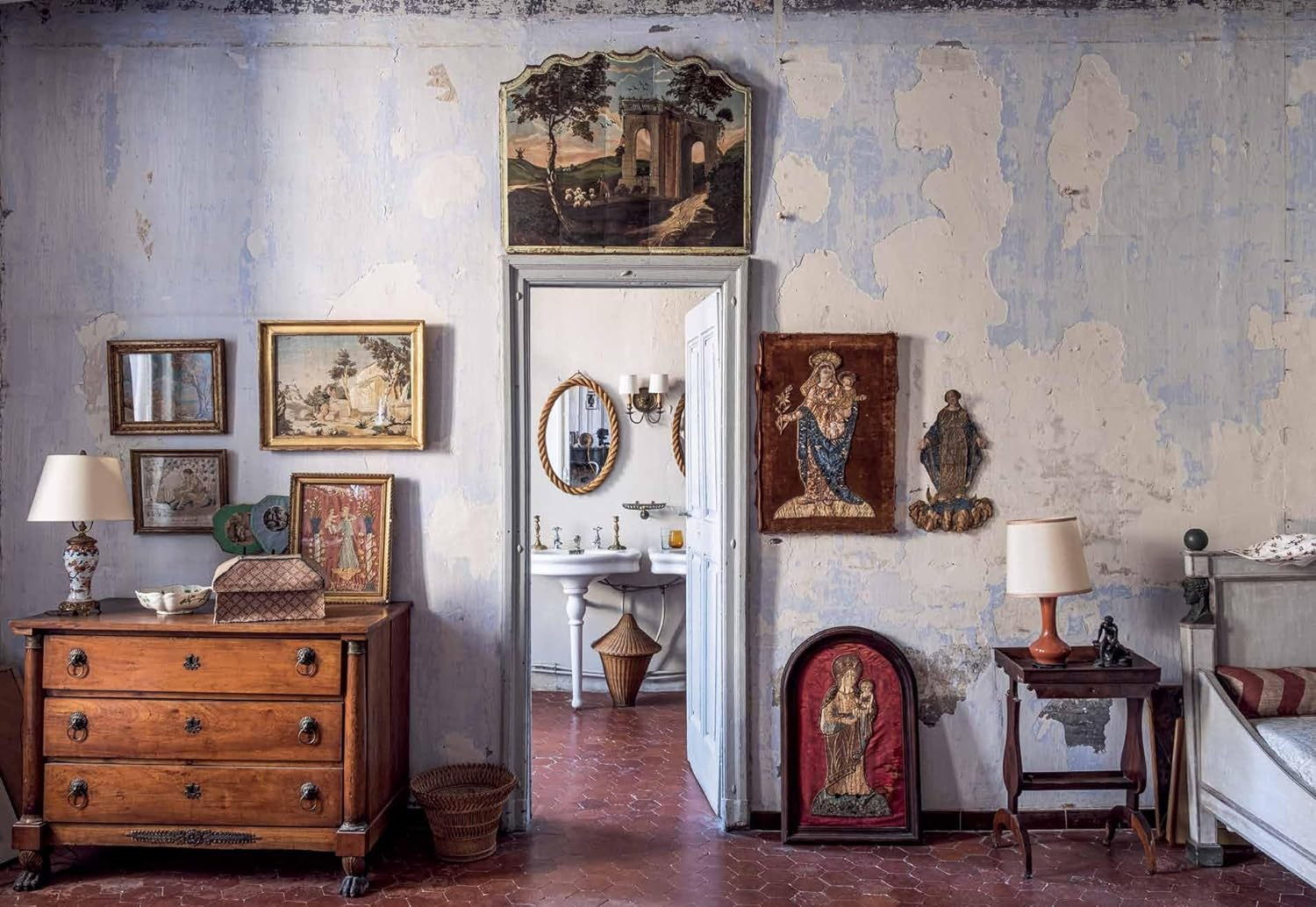 Extraordinary Collections: French Interiors, Flea Markets, Ateliers image number 4