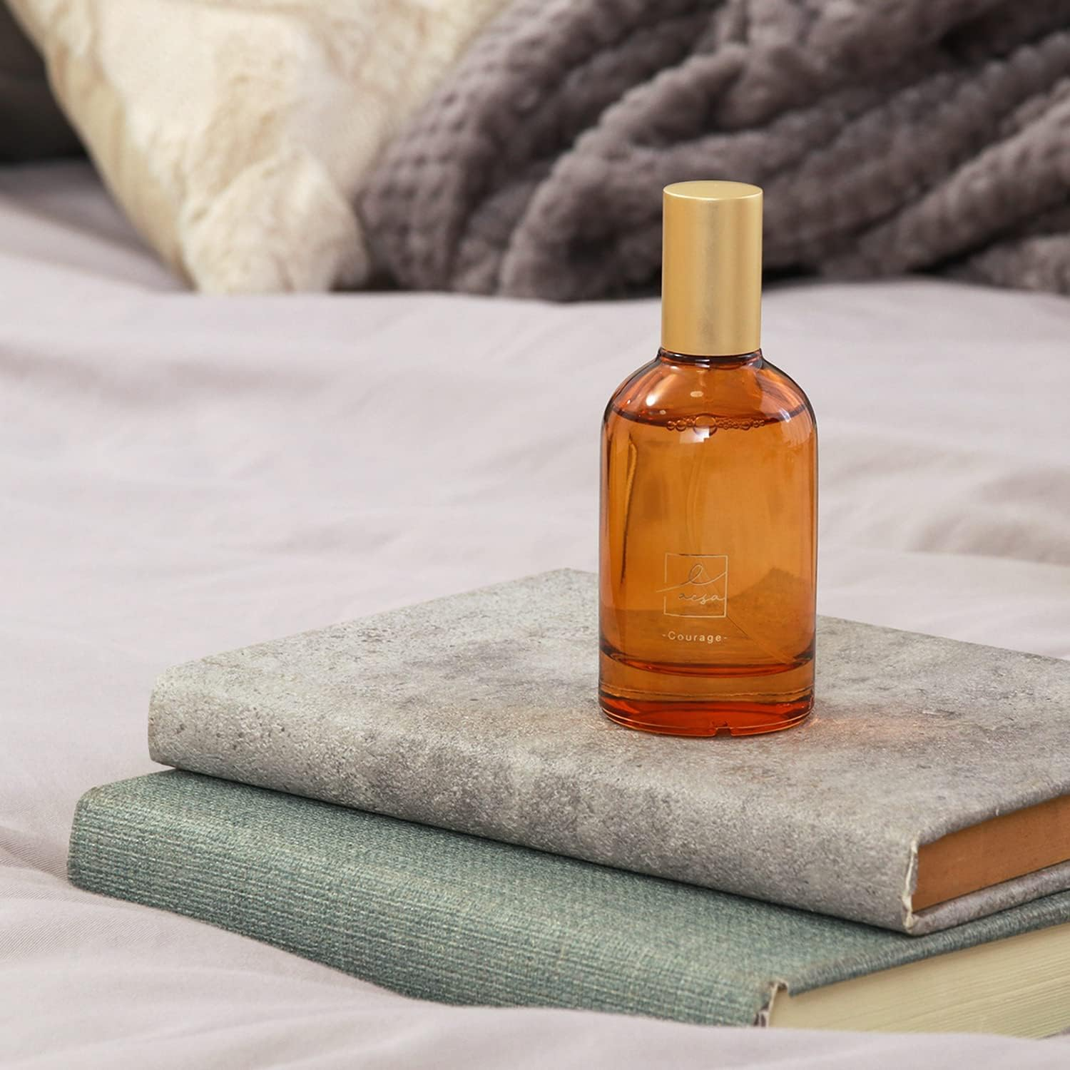 Fuji Boeki 28070 Aroma Spray, Pillow Mist, 1.7 Fl Oz (50 Ml), Room Fragrance, Apple & Peony & Lily Scent, Courage LACSA image number 1