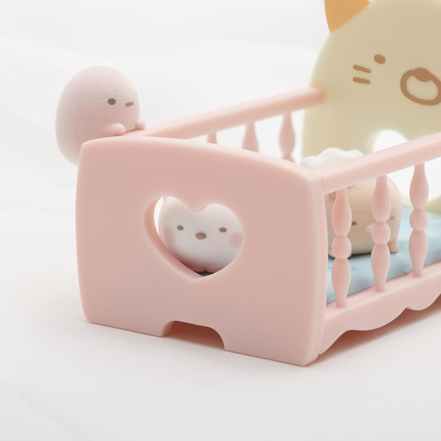San-X AB16901 Sumikko Gurashi Petit Sumikko Scene Mascot, 3.0 X 4.1 X 3.0 Inches (75 X 105 X 75 Mm)