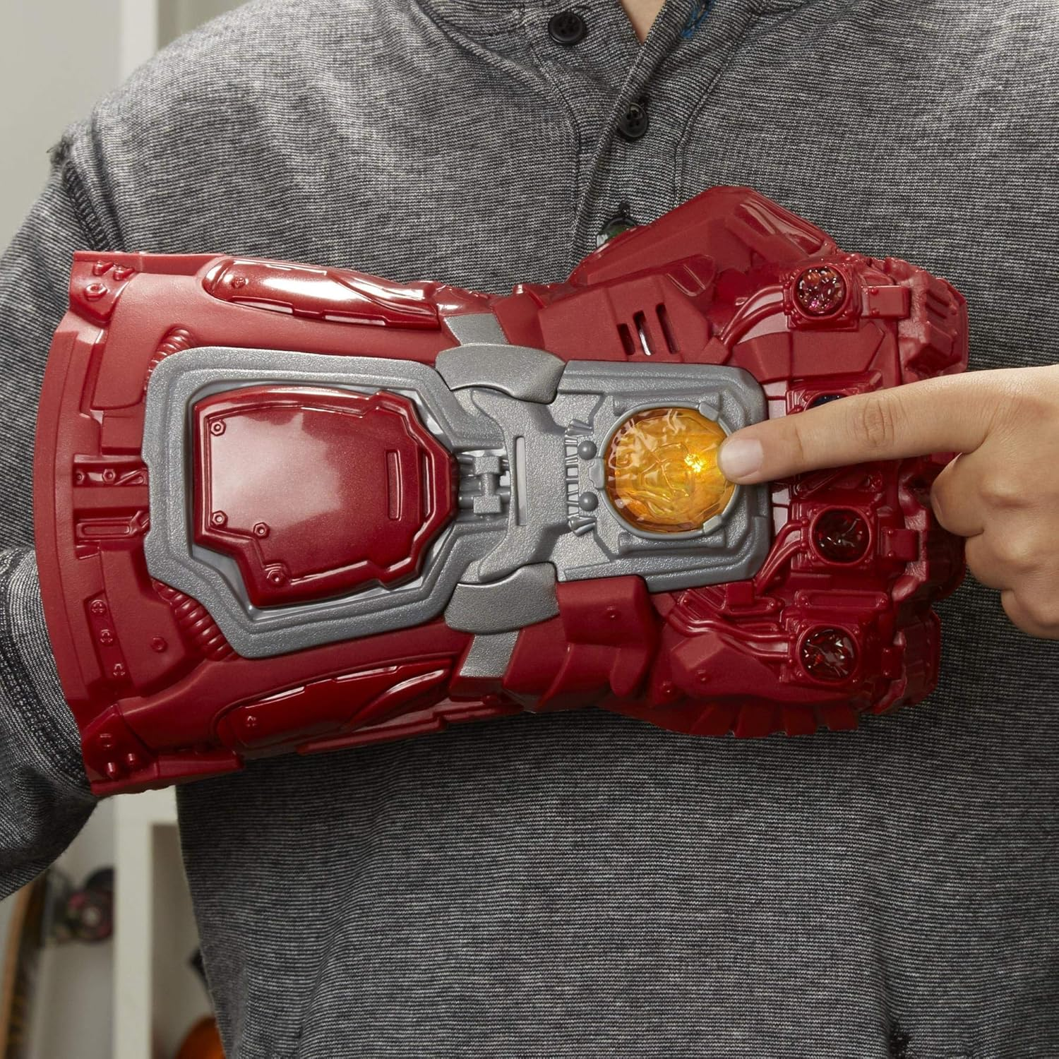Avengers Marvel : Endgame Red Infinity Gauntlet Electronic Fist Roleplay Toy with Lights and Sounds for Kids Ages 5 and Up image number 1
