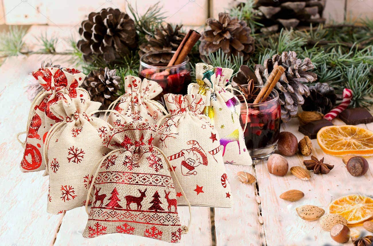 AOOTOOSPORT Christmas Burlap Bags with Drawstring, 5 X 7 Inch Christmas Favor Bags Jewelry Candy Pouches Sacks, Mini Storage Bag for Wedding Christmas Festive Candy Goody Storage DIY Craft - 12 Pcs image number 1