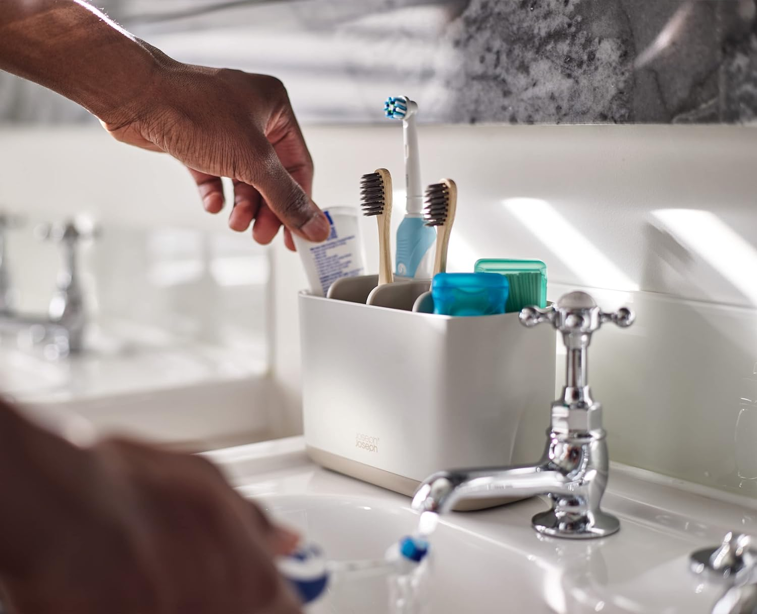 Joseph Joseph Easy-Store - Toothbrush Holder Caddy, Bathroom Storage, Large - Ecru image number 3