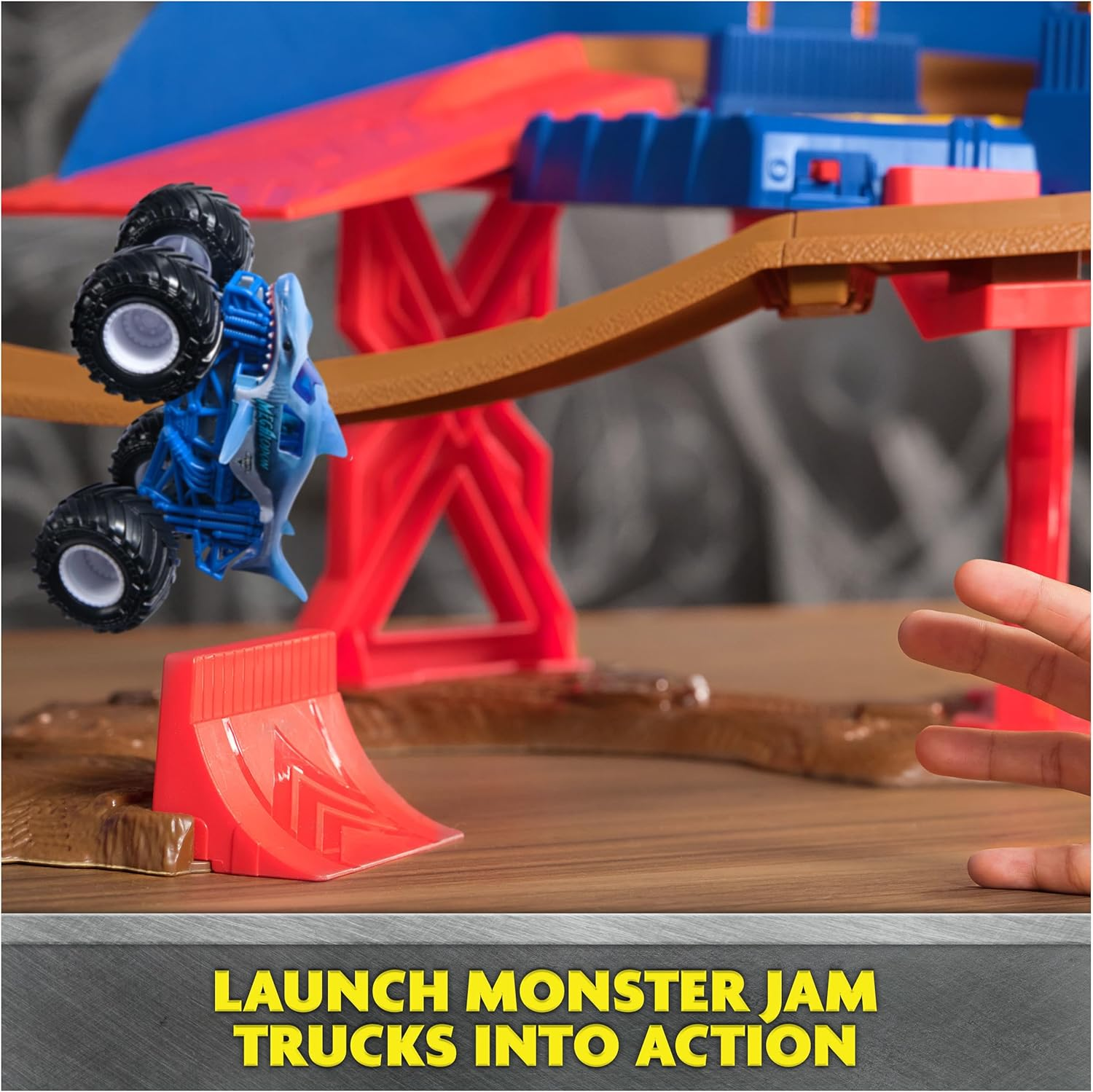 Monster Jam, Supercharge Speedway Playset, Includes Megalodon and El Toro Loco 1:64 Scale Die-Cast Monster Trucks, Light up Monster Jam World Finals Track Kids&rsquo; Toys for Boys Aged 3 4 5 6+ image number 2