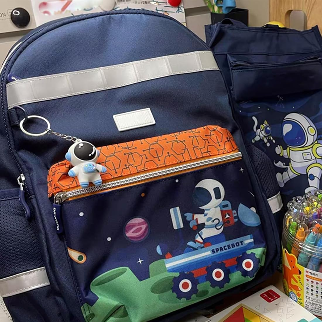 24 Sets Astronaut Party Favours, Astronaut Space Keychains with Organza Bags Thank You Kraft Tags Bulk Return Gifts for School Reward Birthday Baby Shower Favours Astronomy Party Supplies image number 2