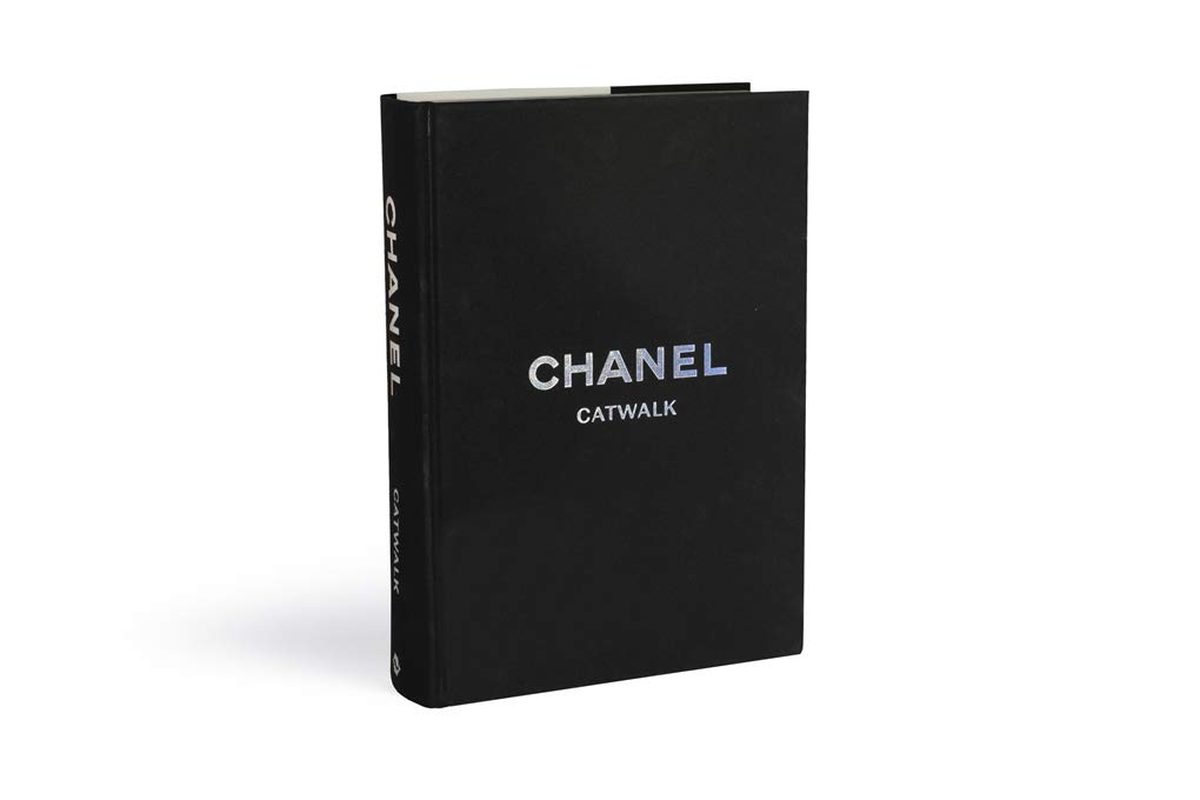 Chanel Catwalk:The Complete Collections image number 1