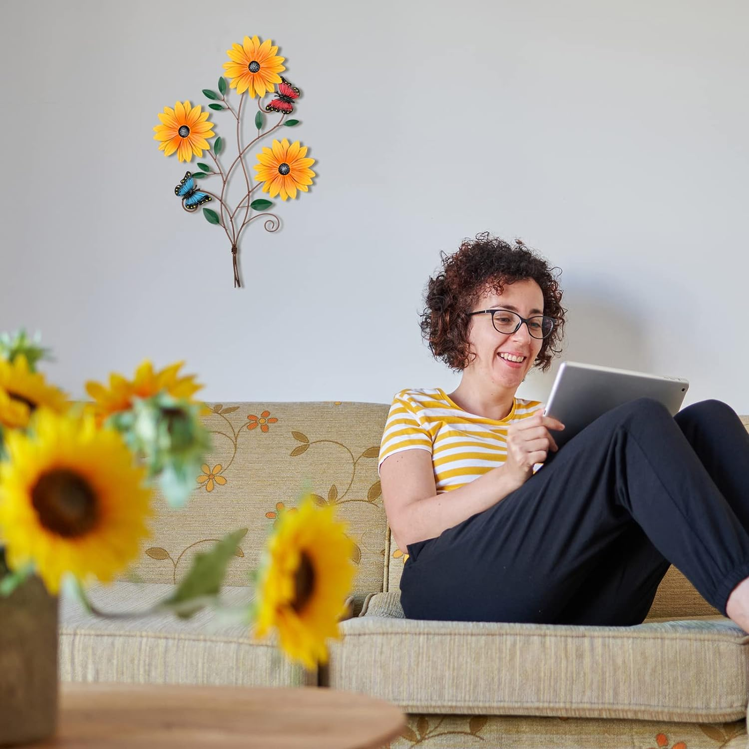 Lounsweer Metal Sunflower Wall Decor Rustic Sunflower Bathroom Decor for Patio Butterfly Flower Wall Art Vintage Hanging Metal Flower for Home Kitchen Indoor Outdoor, 15X9 Inch(1 Piece) image number 3