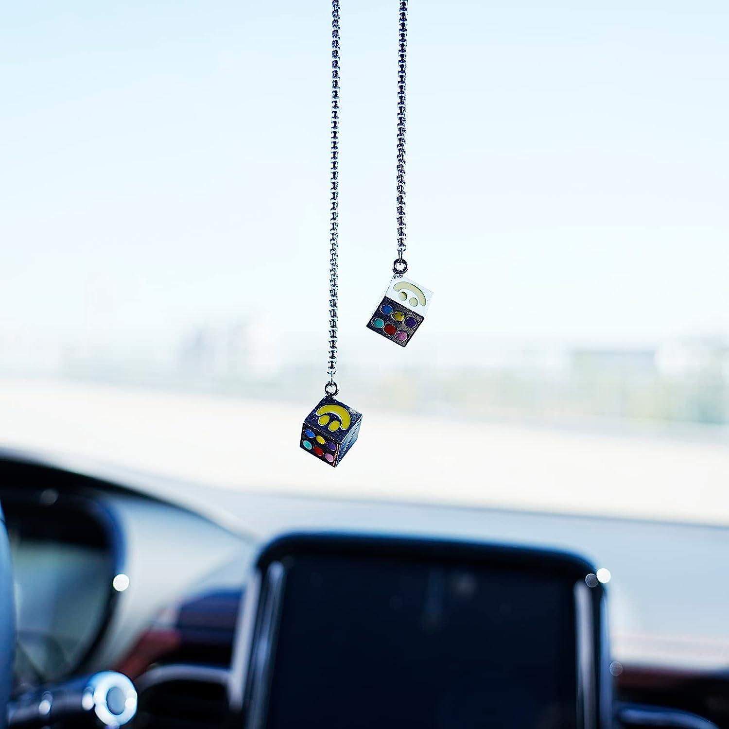 Creative Hanging Dice with Dots Car Metal Pendant Rear View Mirrors Charms Ornament (Silver)