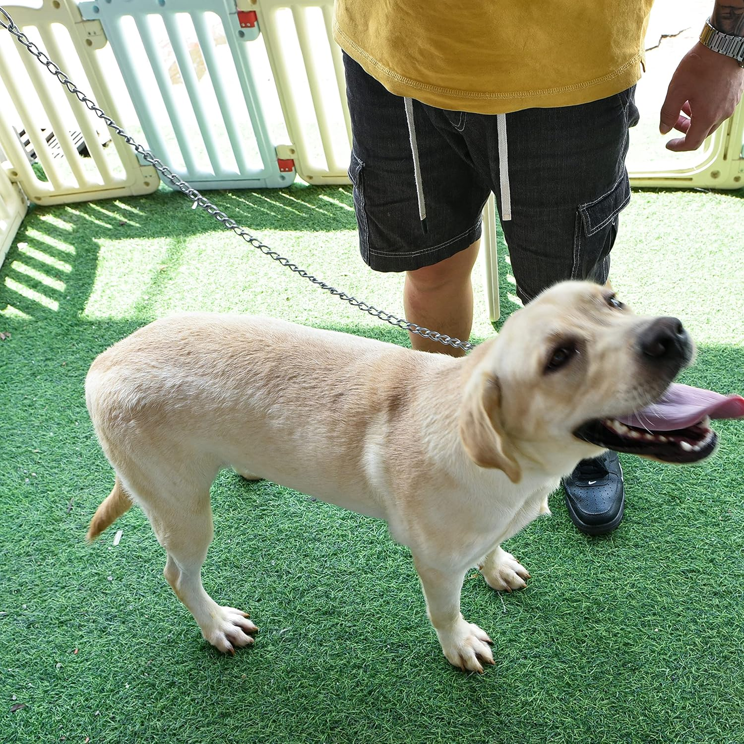 Heavy Duty Dog Leash,4Ft/6Ft Metal Dog Leash Dog Chain with Comfortable Handle for Medium & Large Size Dogs, Improved Dog Safety & Comfort ，Attaches to Pet Collar（Black (4FT)