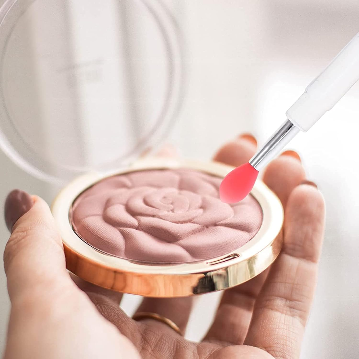 TEONEI Silicone Lip Brushes with Covers,Lipstick Lip Gloss Applicator Brushes,Makeup Beauty Brushes,6Pcs