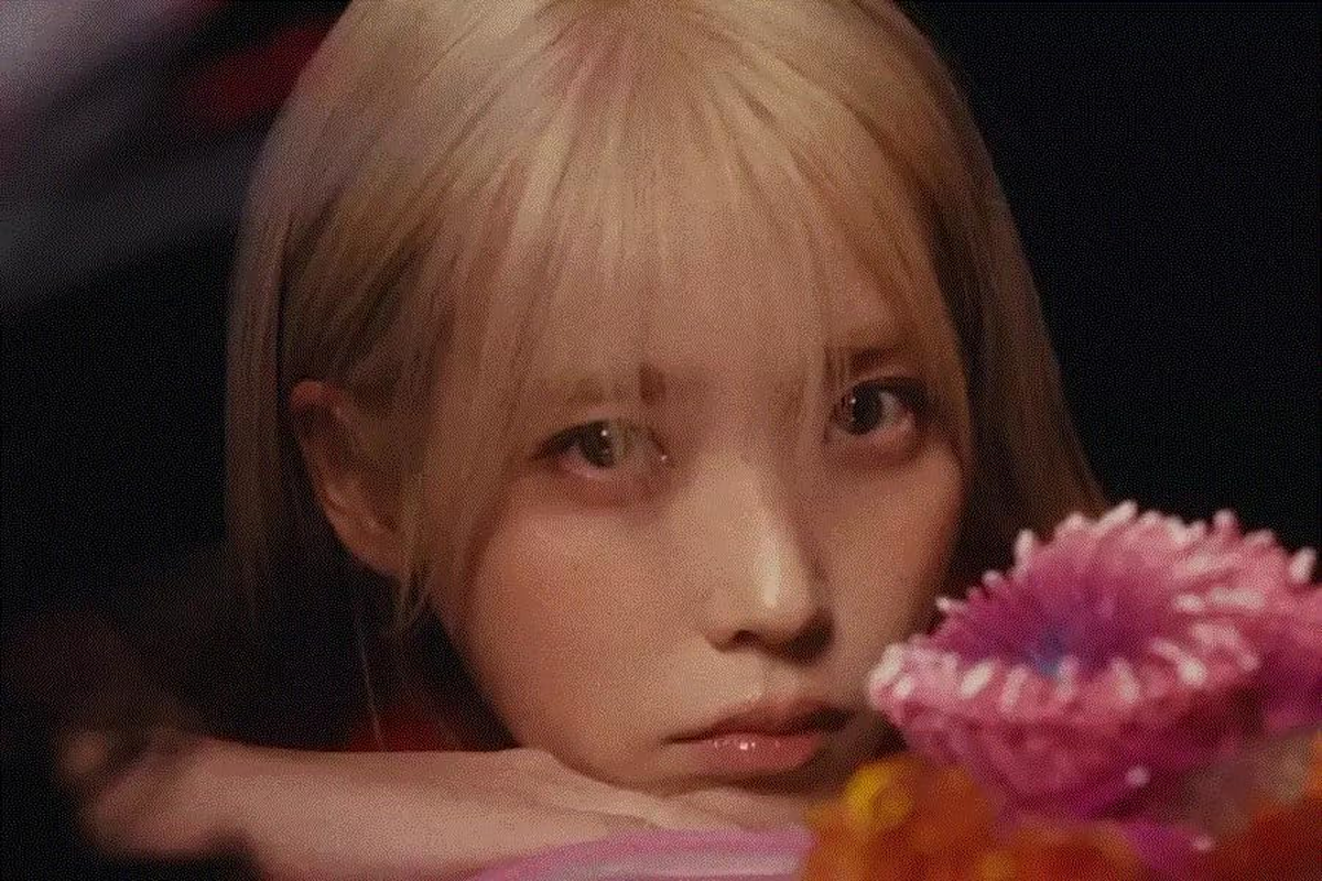 IU the Winning 6Th Mini Album Cd+Photobook+Accordion Photocard+Mugshot Photocard+Crossword Puzzle Postcard+Logo Sticker+Hidden Message Card+Photocard+Tracking Sealed (U Win Version) image number 6