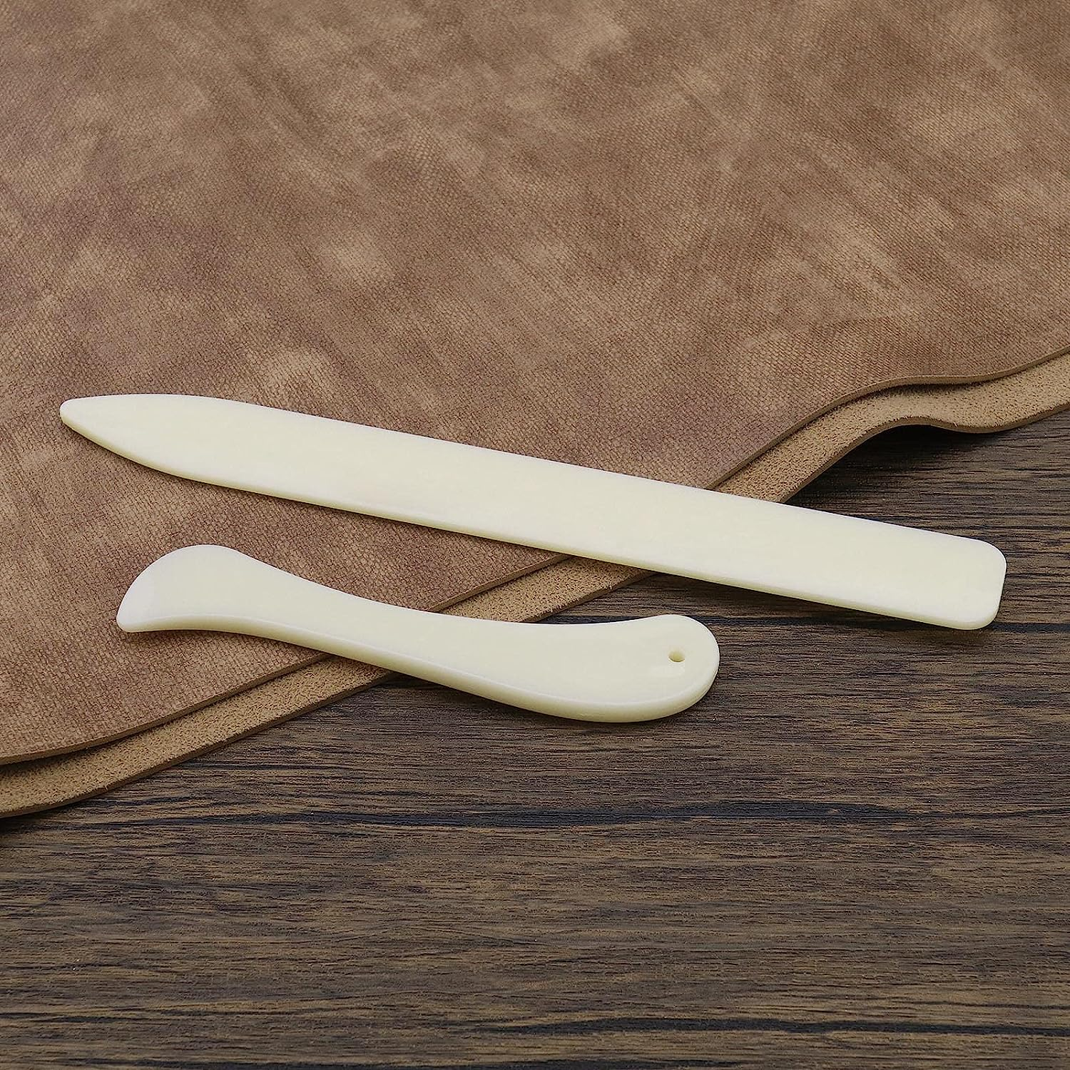 Ecsing 4Pcs Bone Folder Tool Plastic Origami Bone Folders Tools Paper Creaser Set Accessories for DIY Crafts Pressing Lines Sealing Edges White