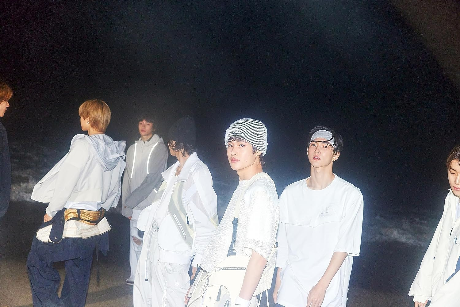 RIIZE GET a GUITAR 1St Single Album Random Version Cd+1P Folded Poster on Pack+72P Photobook+1P Photocard+1P Photo Print+Tracking Sealed