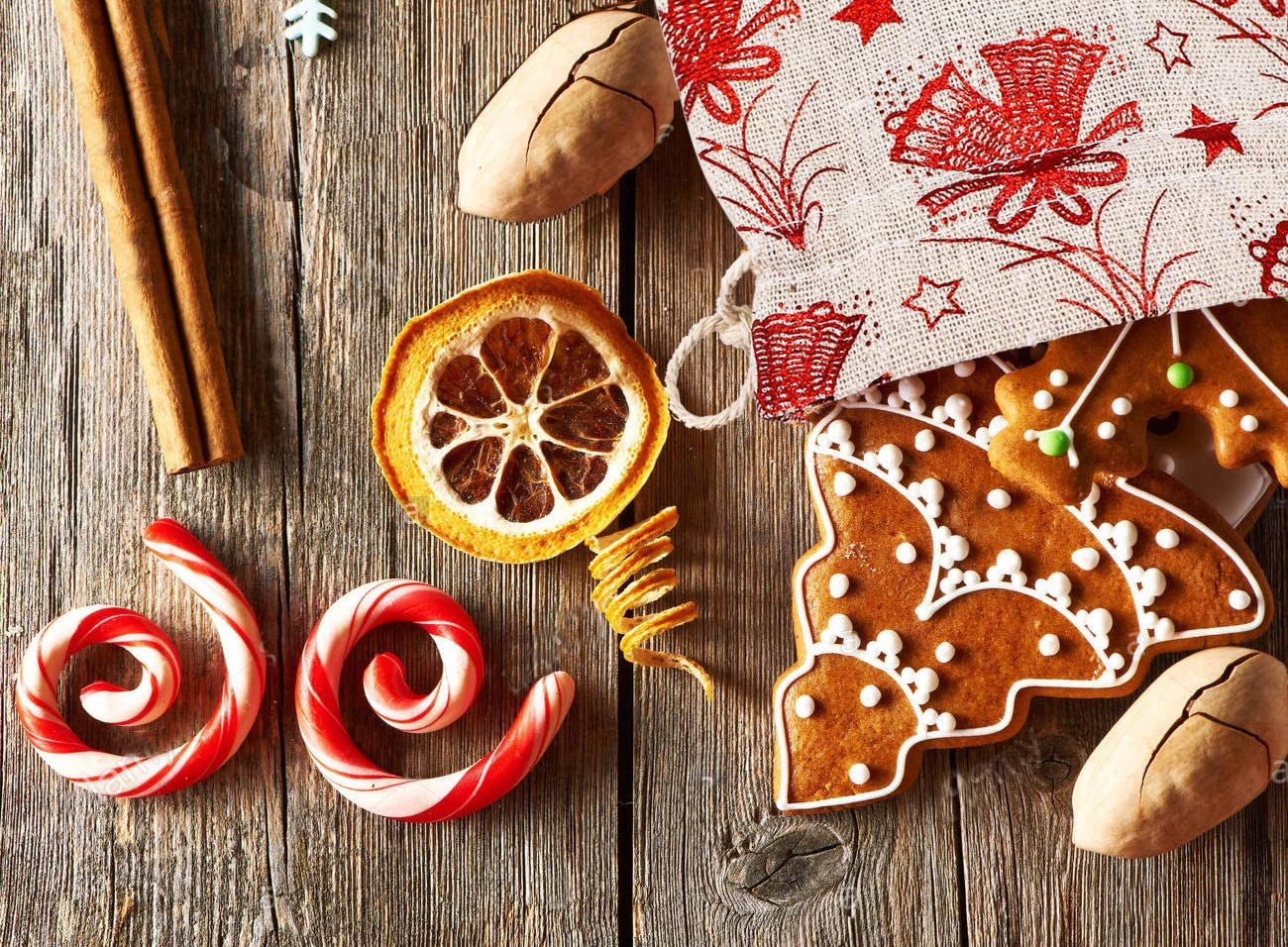 AOOTOOSPORT Christmas Burlap Bags with Drawstring, 5 X 7 Inch Christmas Favor Bags Jewelry Candy Pouches Sacks, Mini Storage Bag for Wedding Christmas Festive Candy Goody Storage DIY Craft - 12 Pcs image number 2