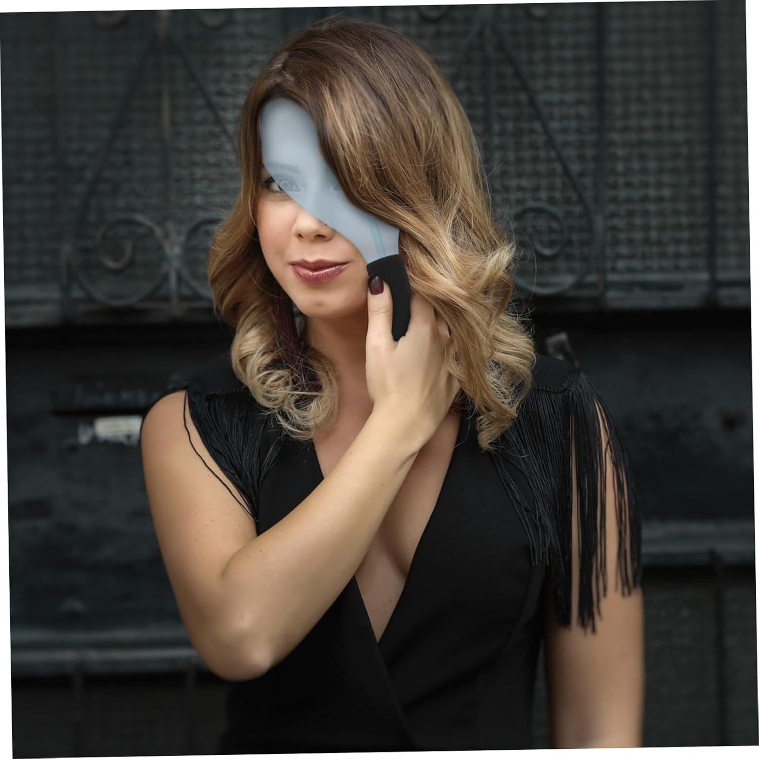 2Pcs Salon Hairdressing Mask for Slip Face Mask Protection during Haircut Sessions Lightweight Design for Haircare Professionals Random Color