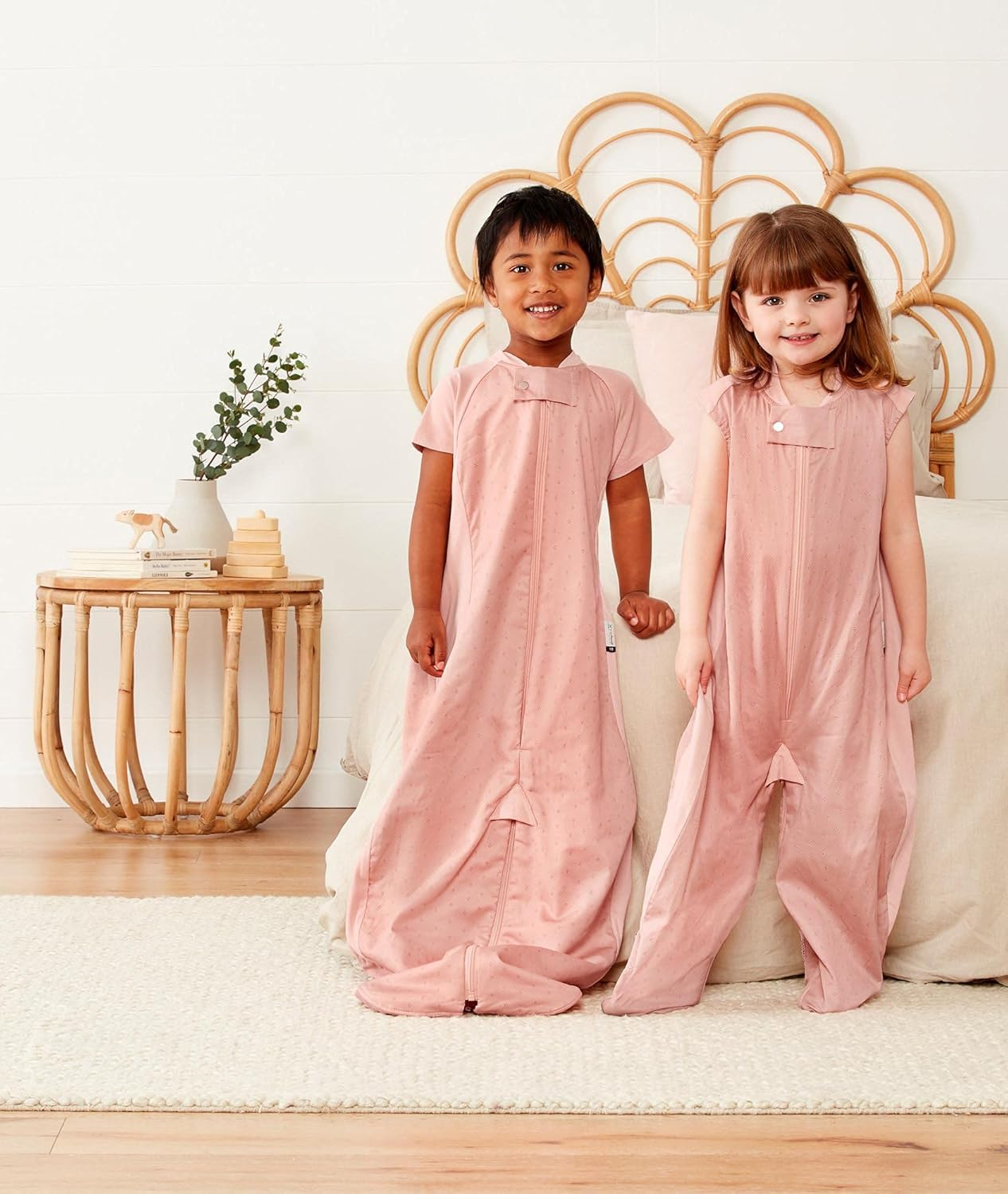 Ergopouch Sleep Suit Bag 0.3 TOG, 3-12 Months, Berries Print &ndash; Organic Cotton, 2-In-1 Convertible Sleeping Bag or Suit with Legs, Lightweight & Breathable, Ideal for Room Temperatures (22&ndash;26&deg;C) image number 2