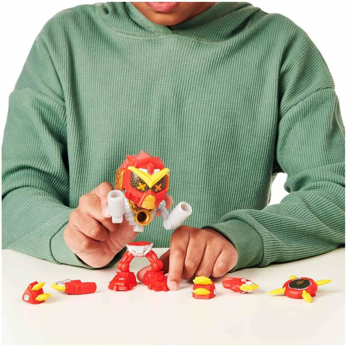 TREASURE X Robots Gold - 6 Robots to Discover. Remove the Rust, Build Your Bot. 15 Levels of Adventure. Will You Find Real Gold Dipped Treasure?, Multicolor (41680) image number 1