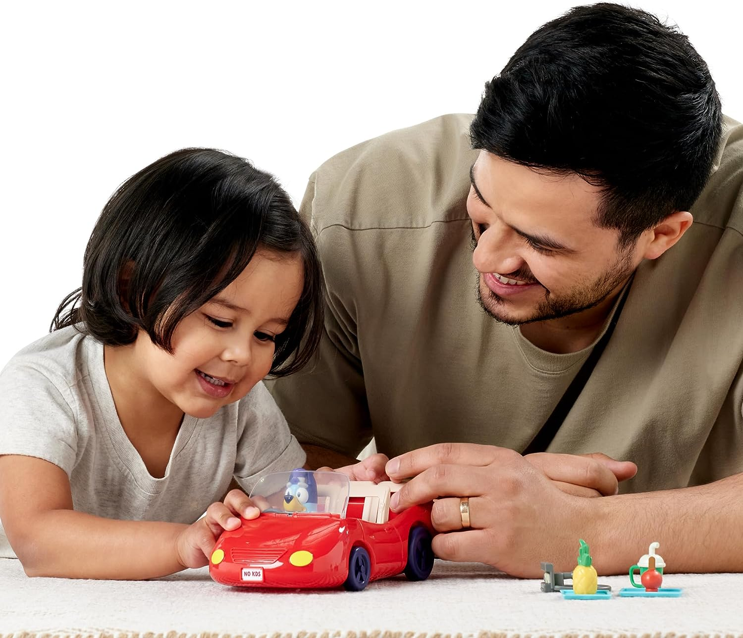 Bluey Vehicle and Figure Pack, Bluey'S Escape Convertible with 6.3Cm Exclusive Bluey Figure, 4 Accessories and Sticker Sheet. image number 2