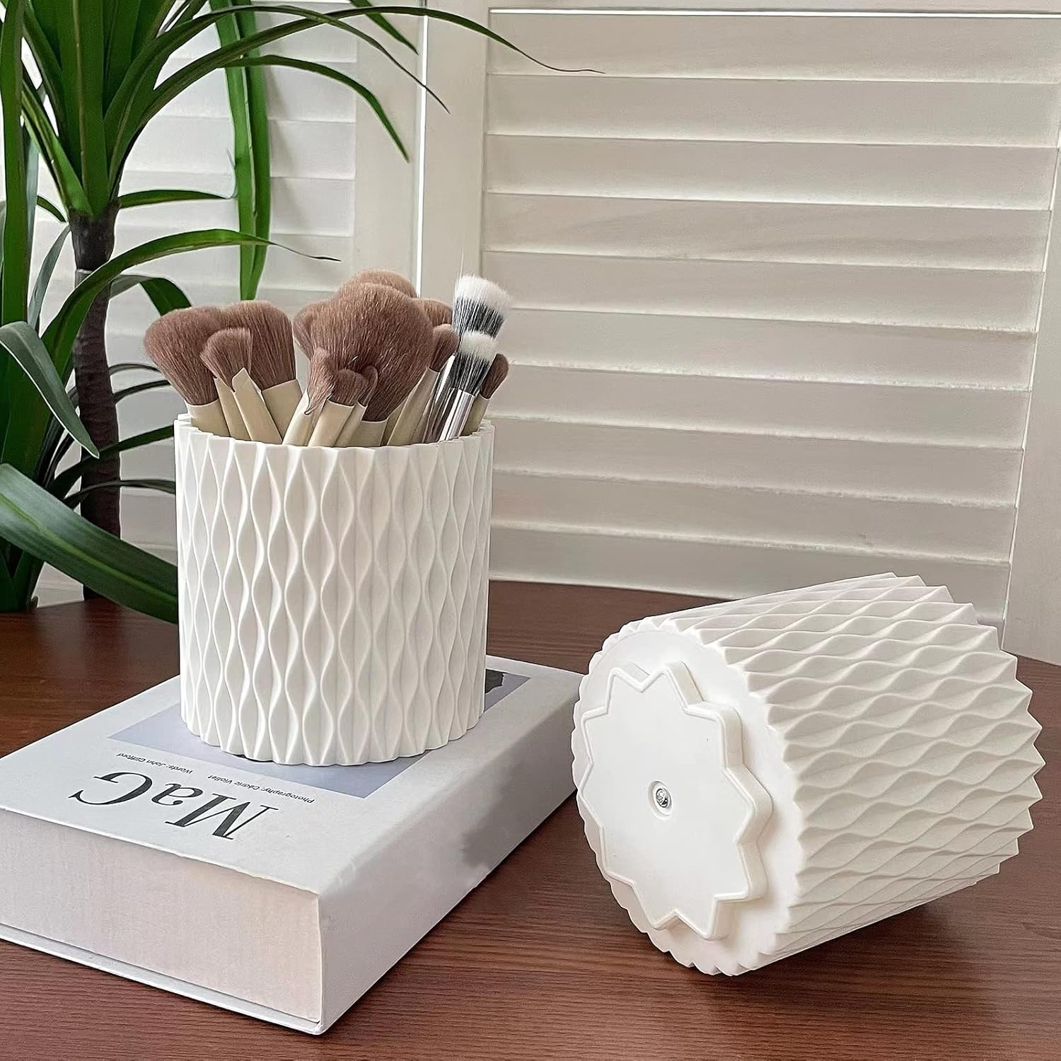 Makeup Brush Holder Organiser, Rotating Make up Brushes Storage Container, Cosmetics Storage Organizer Holders with 5 Compartment for Vanity Desktop Bathroom Countertop image number 5