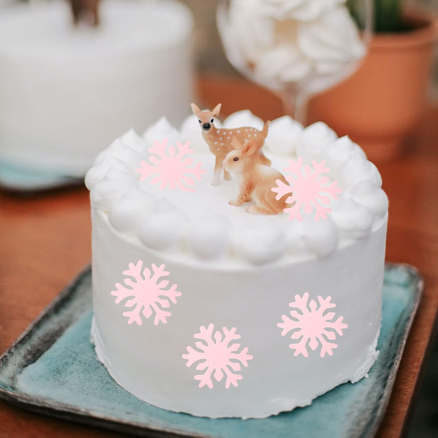 LUOZZY 50Pcs Edible Snowflakes Cake Decoration Cupcake Toppers Winter Christmas Party Cake Supplies - Pink image number 3