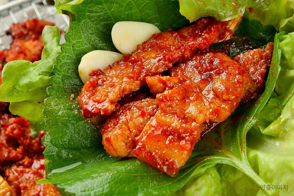 CJ Beksul Pork Bulgogi Spicy Sauce 500 G image number 1