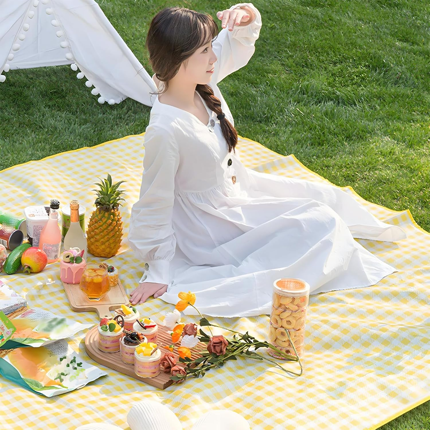 2M X 2M Waterproof Picnic Blanket for Outdoor Camping, Beach Mat with Oxford PE Material - Lightweight, Foldable, Yellow & White Checkered Pattern for Park, Travel, Hiking