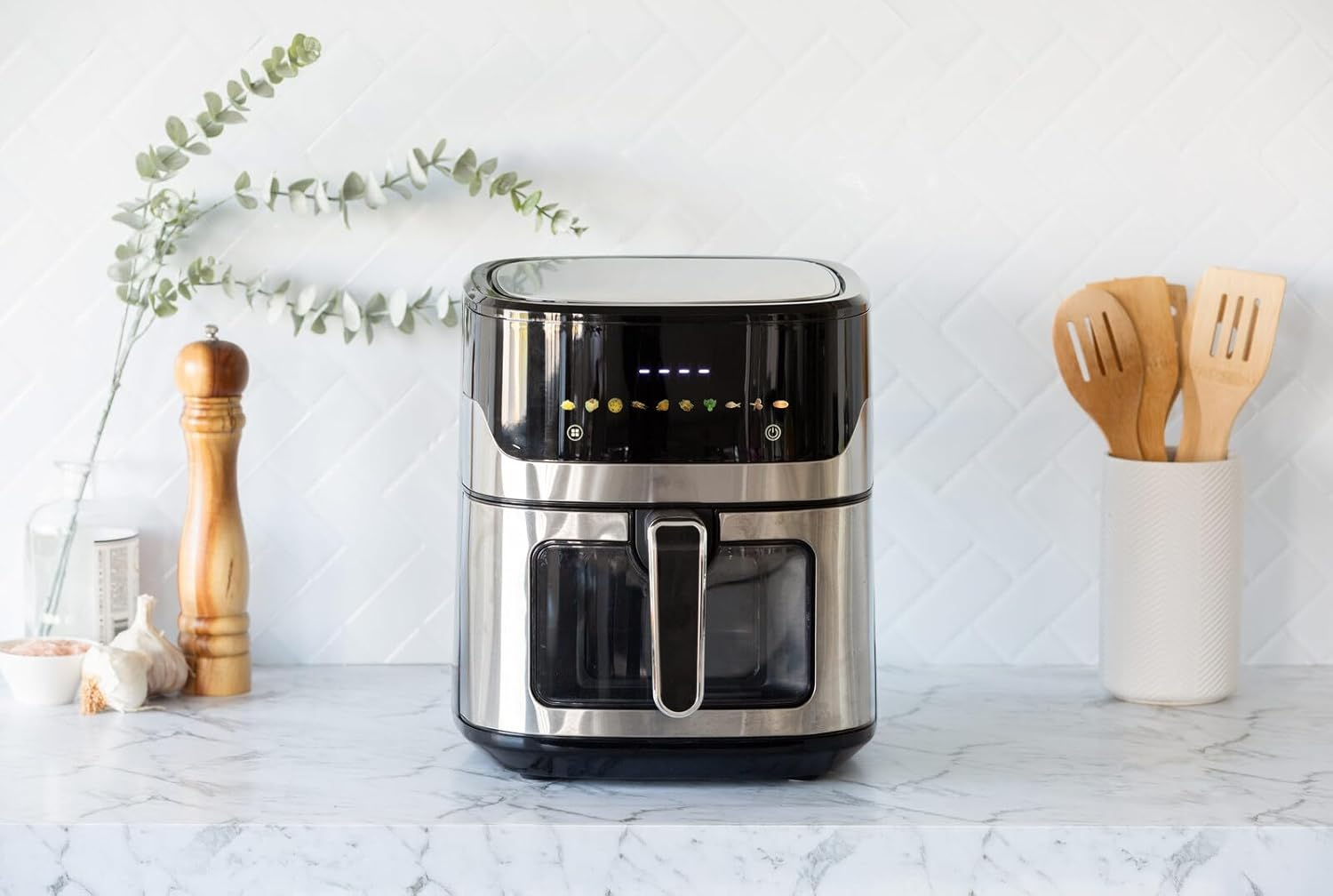 Healthy Choice 1600W 7L Digital Air Fryer &ndash; with Viewing Window, Touchscreen Control, Fast Cooking, Oil-Free Frying, Easy to Clean, Ideal for Healthy Cooking image number 1