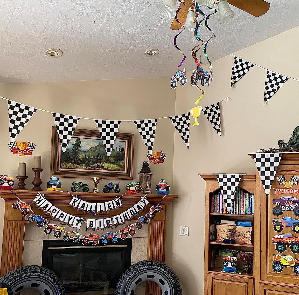 48Pcs Black White Lattice Checkered Flag Bunting Banner, Betterjonny 4 Pack Reusable Pennant Banner Triangle Racing Flag Bunting Pennant Banner for Party Christmas Birthday Bedroom Decoration