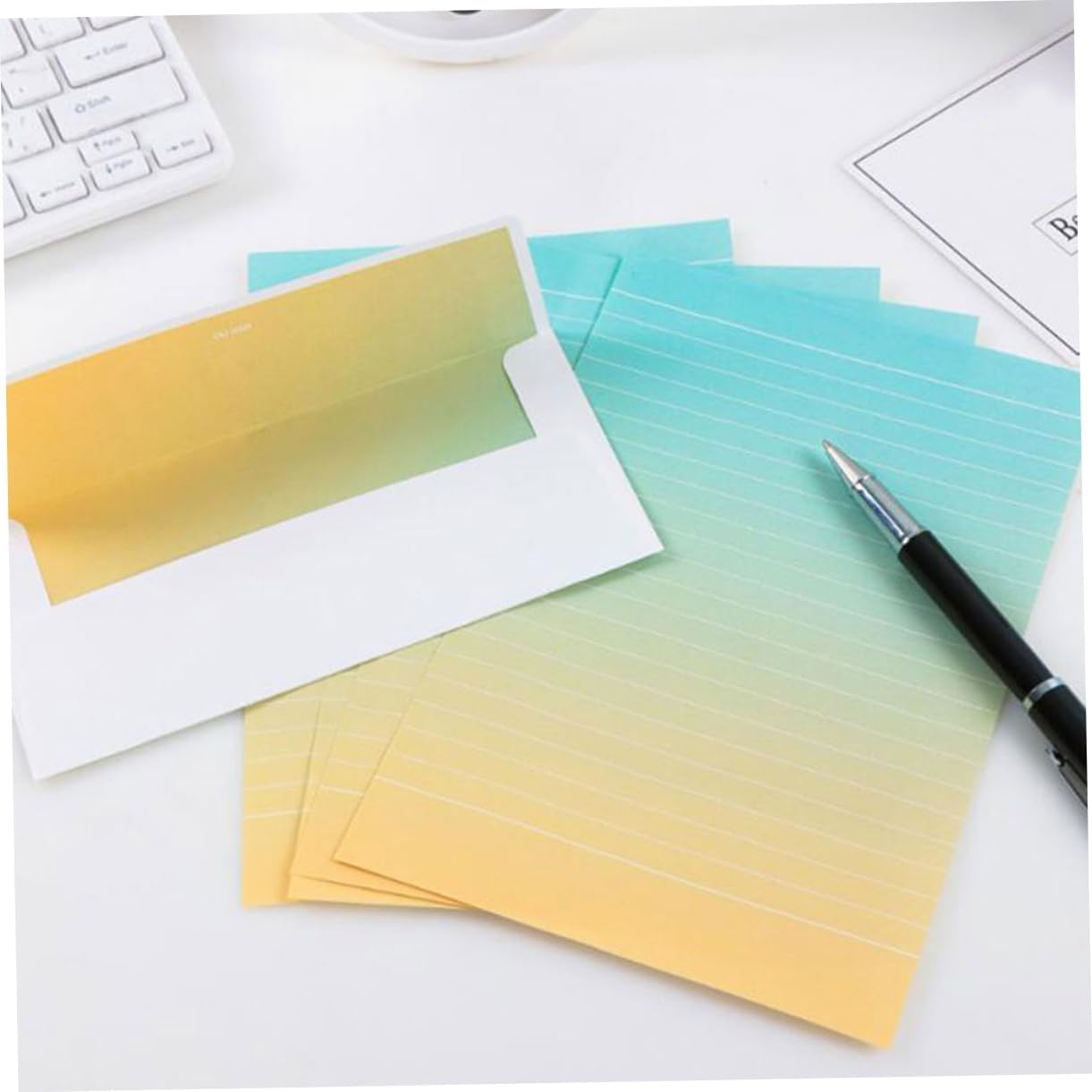 4 Sets Gradient Color Korean Style Letter Paper and Envelopes Stationery Set 4 Letter Papers and 2 Envelopes per Mixed Colors Creative Writing for Party Invitations and Festive Correspondence image number 3