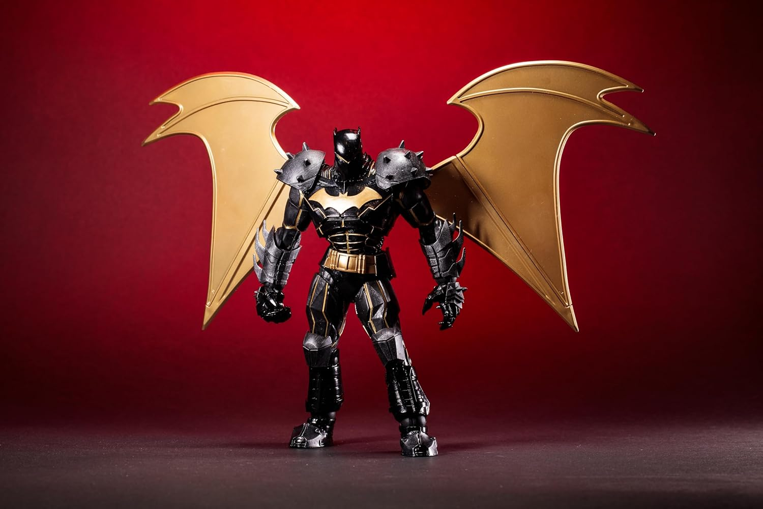 Dc Multiverse 7In - Batman (Hellbat)(Knightmare)(Gold Label) image number 3