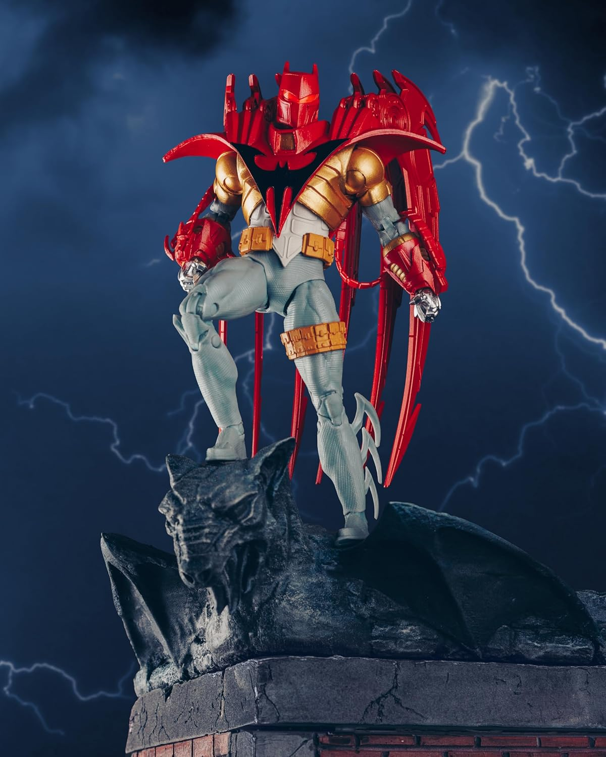 Mcfarlane Toys, 7-Inch DC Dark Knight Returns Robin Action (Jokerized Two-Face) image number 5
