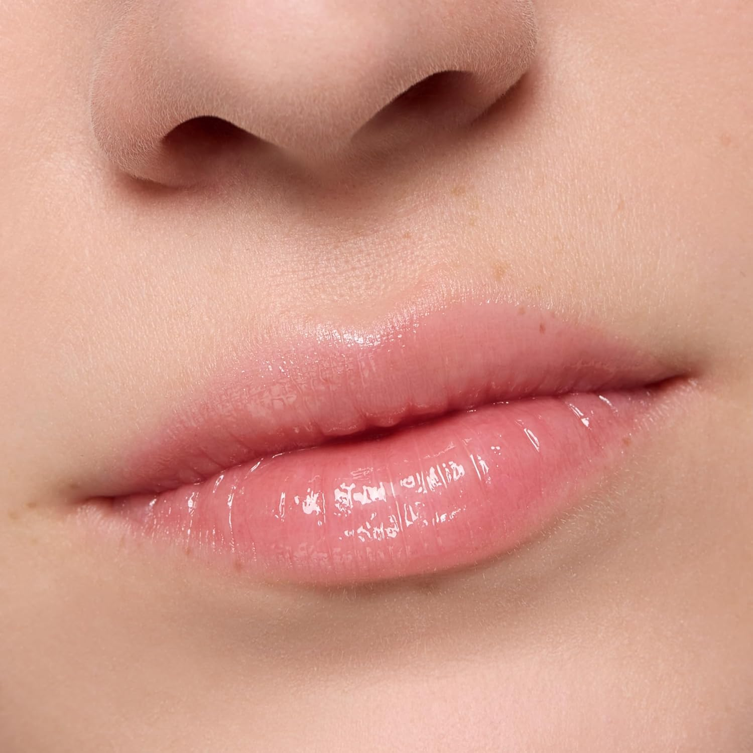 Essence Lip Care JELLY SLEEPING MASK, Strawberry Milkshake Flavour, Red, Vegan, 8G image number 3