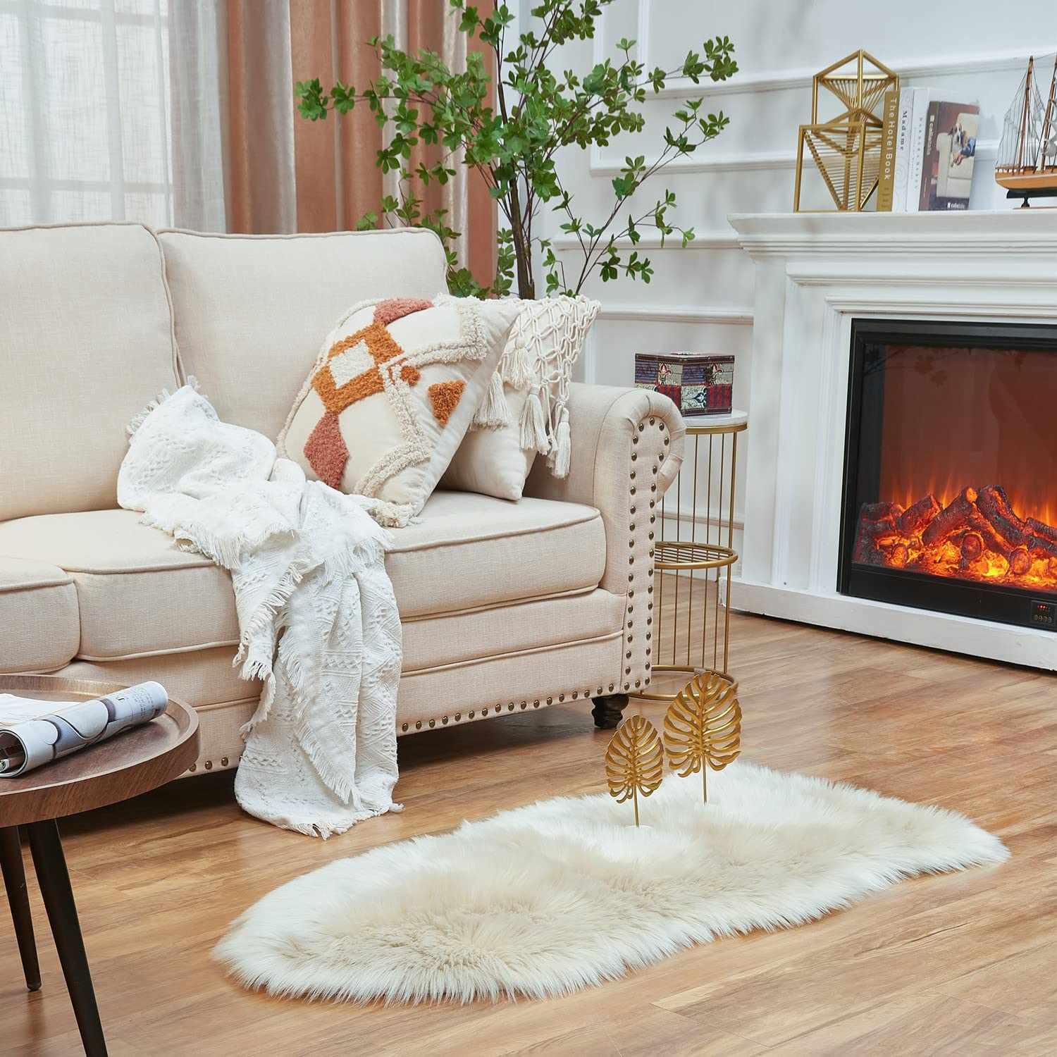 Easyjoy Faux Fur Soft Fluffy Single Sheepskin Style Rug Chair Cover Seat Pad Shaggy Area Rugs for Bedroom Sofa Floor (2 X 3 Ft Sheepskin, White)