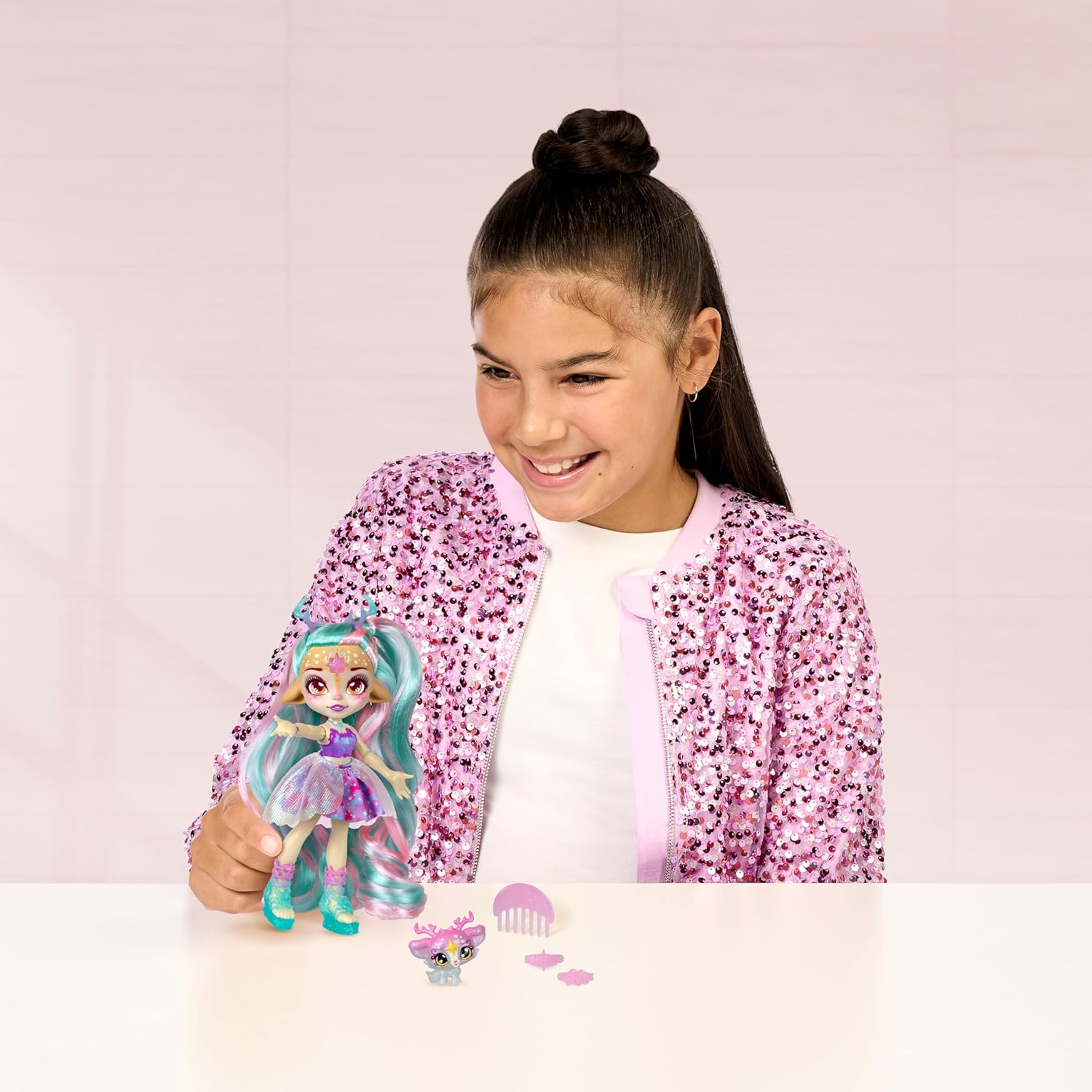Magic Mixies Pixling Deluxe Pack Deerlee. Create and Mix a Magic Potion That Magically Reveals a 16.5Cm Pixling Doll with Super Long Magic Hair! Has an Exclusive Mini Mixies and 4 Hair Accessories. image number 5