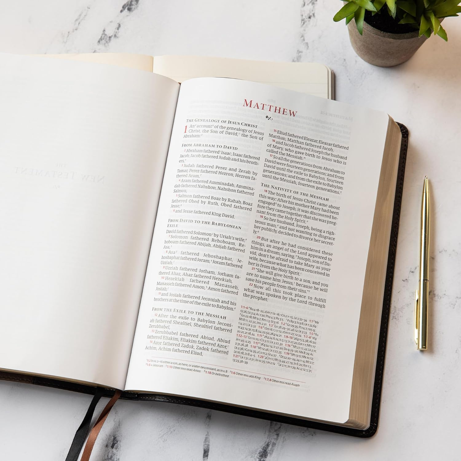 CSB Verse-By-Verse Reference Bible, Black/Brown Leathertouch image number 2