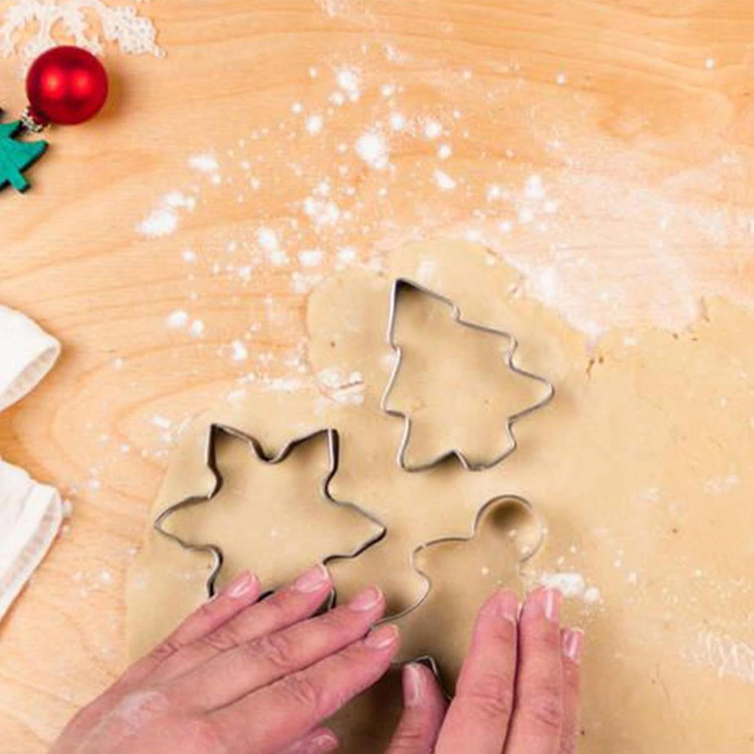 Santa Cookie Cutters | 4X Holiday Mold Snowflake Tree Cookie Shapes - Stainless Steel Festival Cookie Cutters for Christmas Kitchen Baking Tool