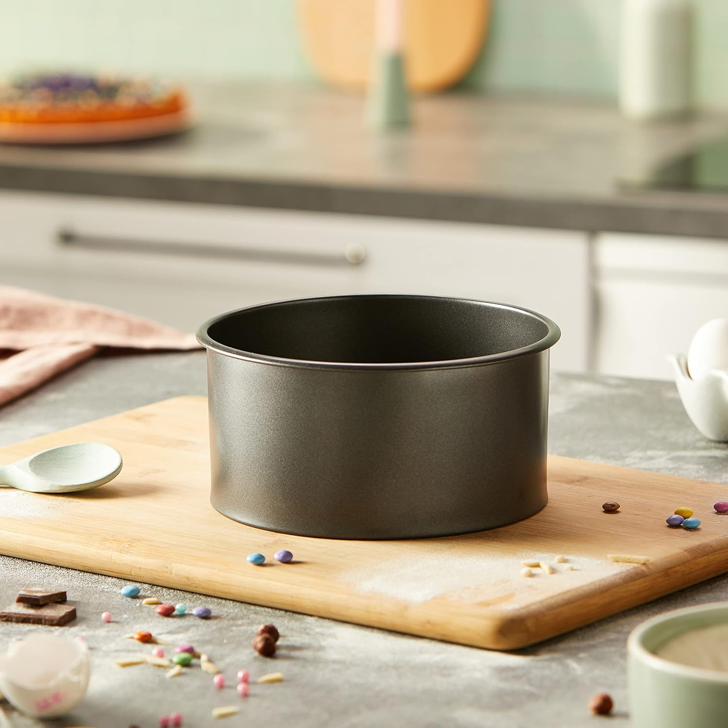 Masterclass Non-Stick Deep round Cake Tin with Loose Base, 18 Cm (7")