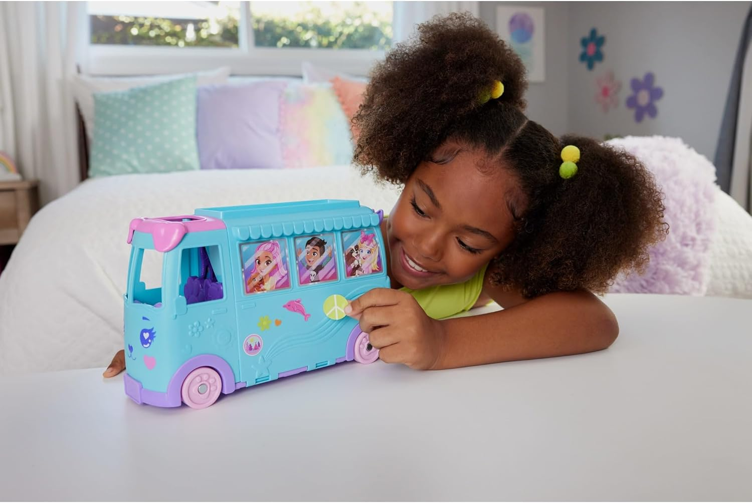 Polly Pocket Micro Dolls and Transforming Camper Van Vehicle, Accessories Include Pets and Toy Car, Pet Mobile Adventure Playset image number 5