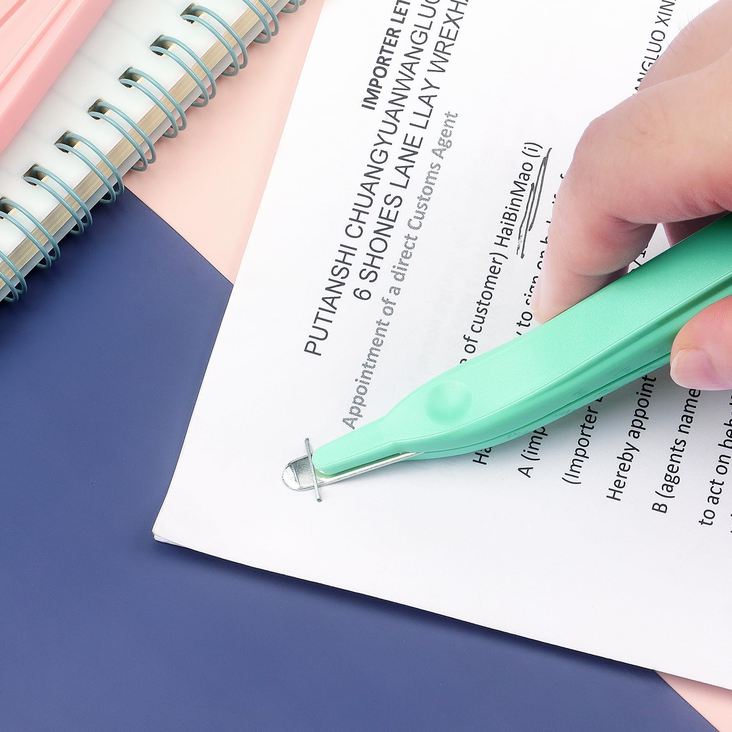 Professional Magnetic Staple Remover Puller Staples Remover Staple Removal Tool for School Office Home 4 Pack (Blue, Pink, Purple, Green) image number 2