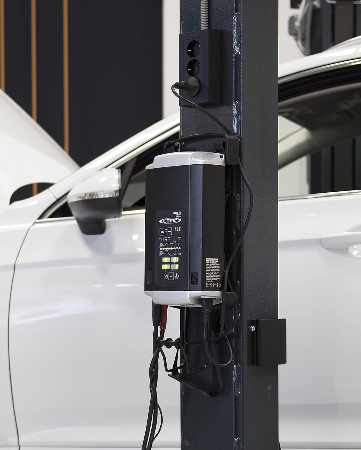 CTEK Wall Hanger Pro - Wall Mounting or Portable Storage for MXTS 40, MXTS 70/50 image number 4